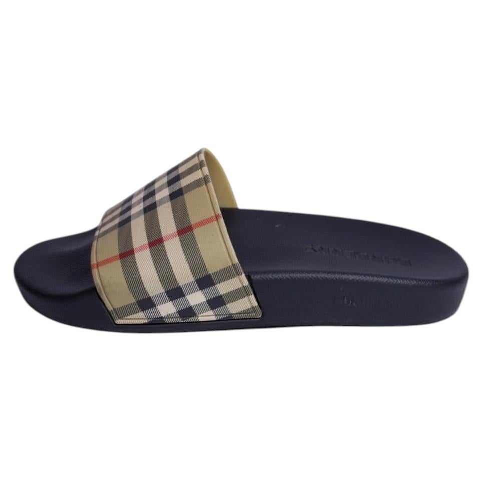 Burberry Vintage Check Rubber Slide Sandals Navy - EU 40 For Sale