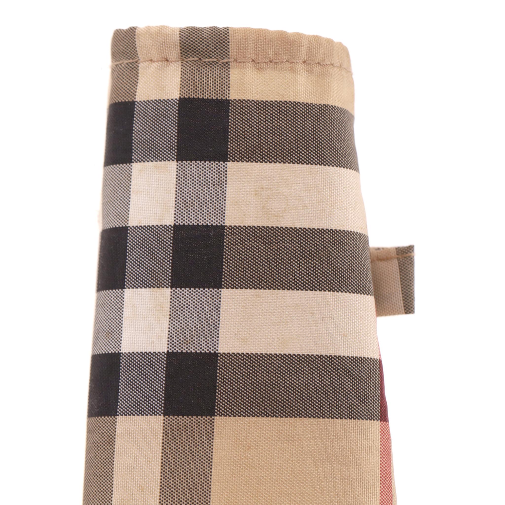 Burberry Vintage Check Umbrella With A Matching Cover For Sale 14