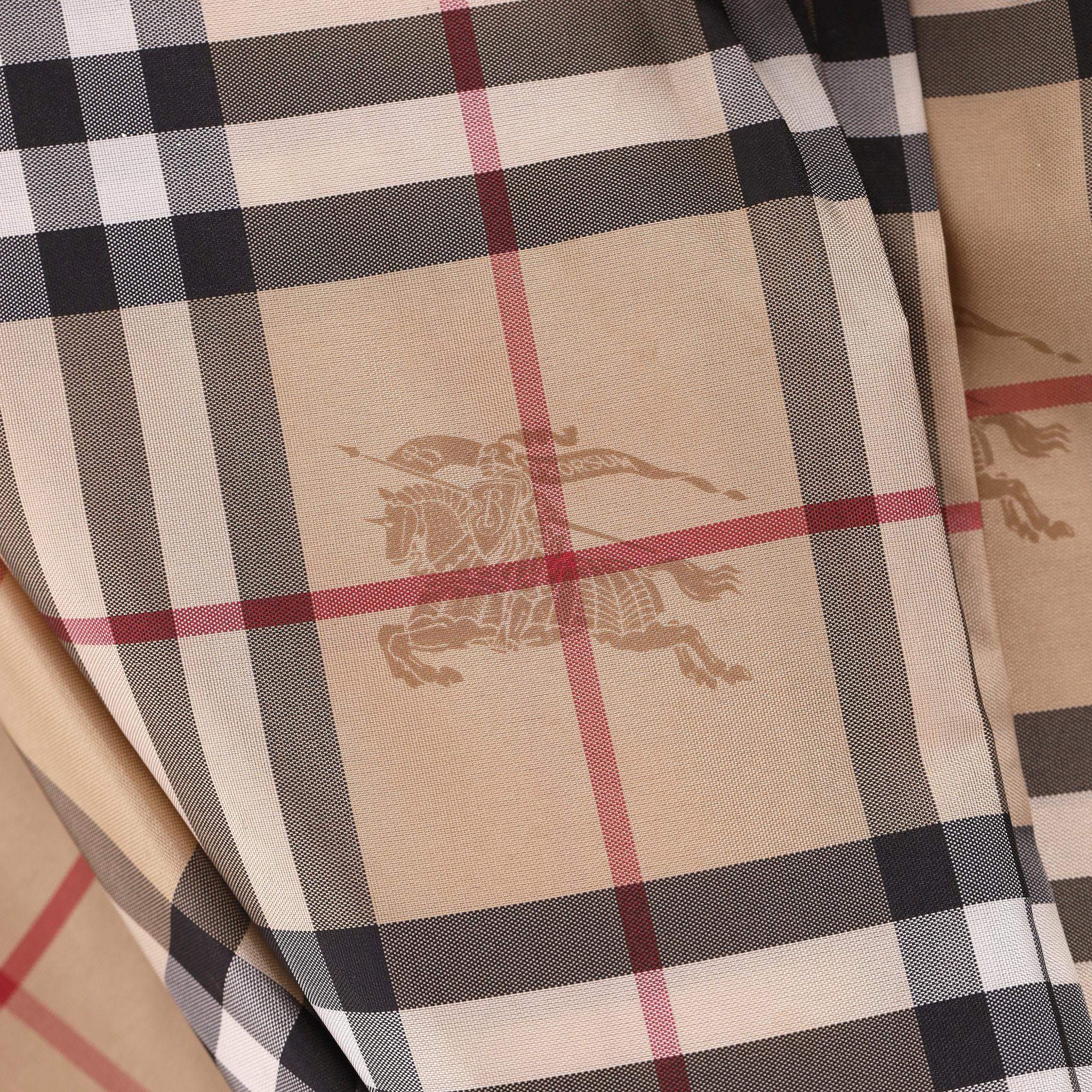 Burberry Vintage Check Umbrella With A Matching Cover For Sale 3
