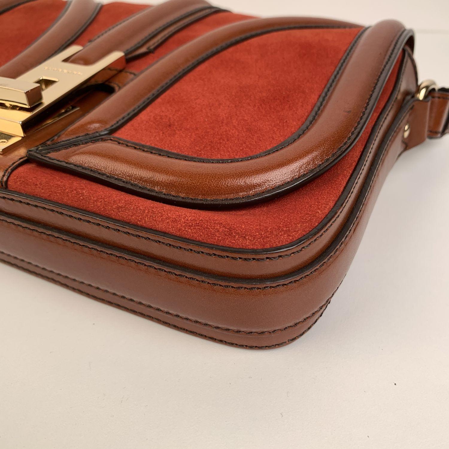 Burberry Vintage Rust Wildleder und Leder Brickfield Umhängetasche Damen