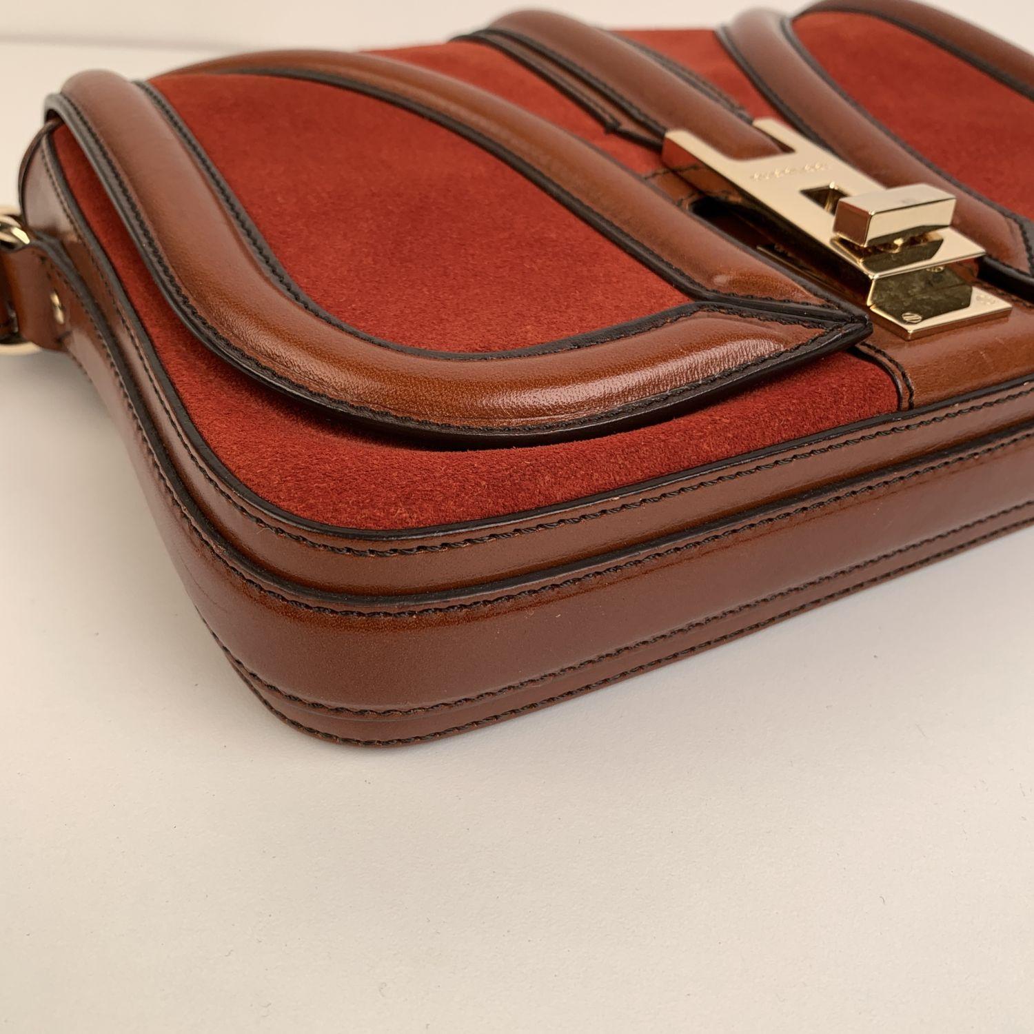 Burberry Vintage Rust Wildleder und Leder Brickfield Umhängetasche 1