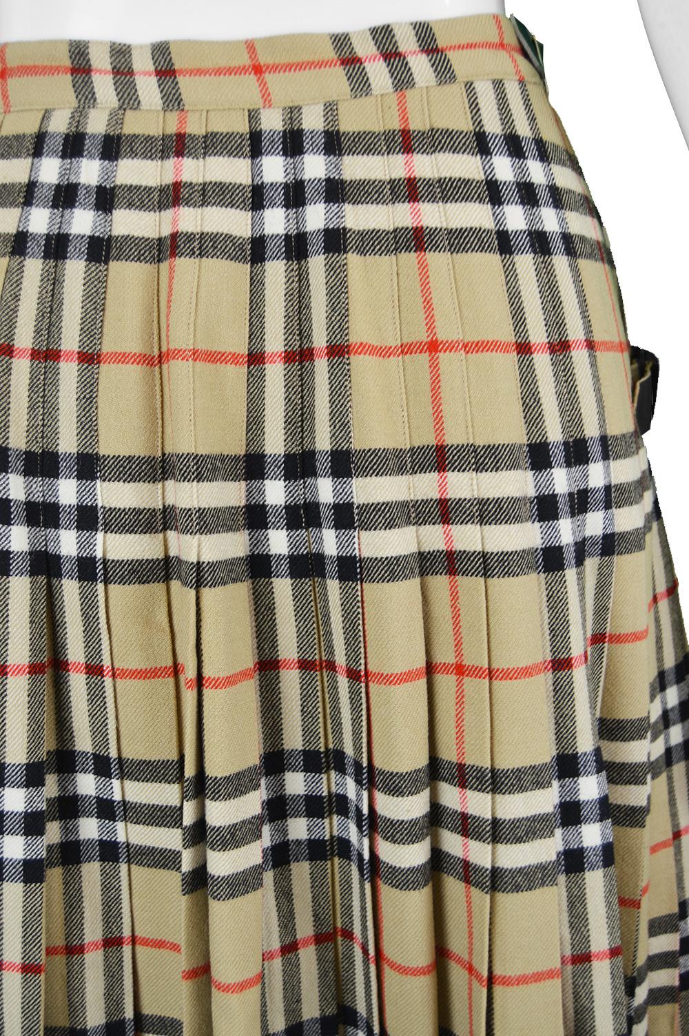 Burberry Vintage Women's 100% Wool Nova Check Tartan Kilt Skirt, 1980s 2