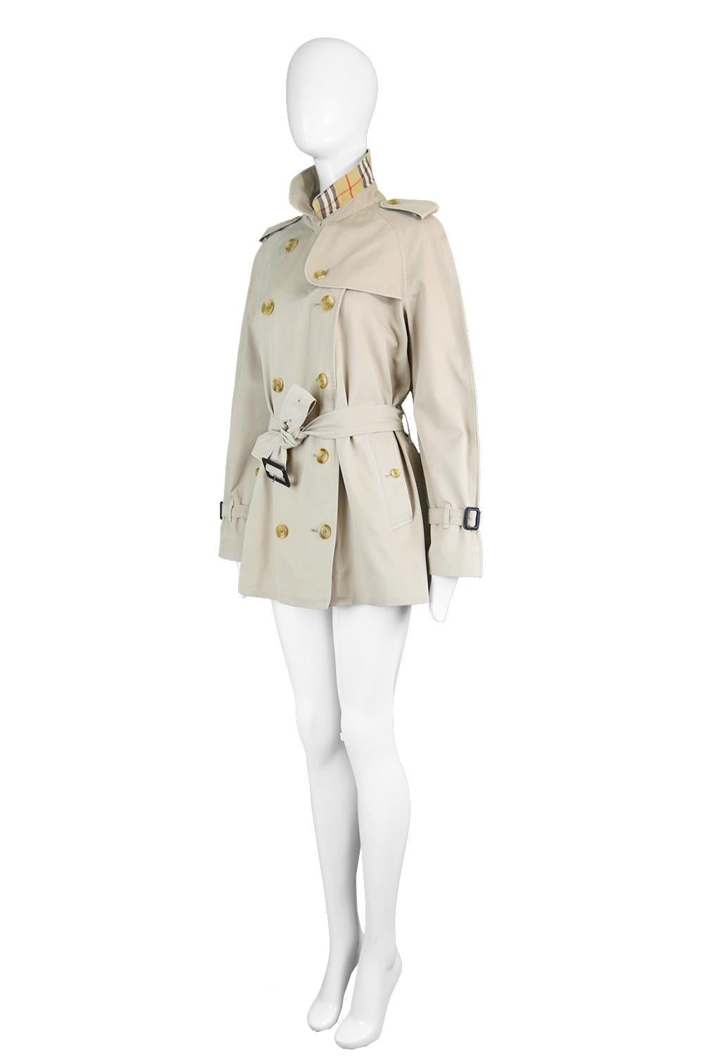 Burberry Vintage Women's Beige Gabardine Double Breasted Trench Coat, 1980s In Excellent Condition In Doncaster, South Yorkshire