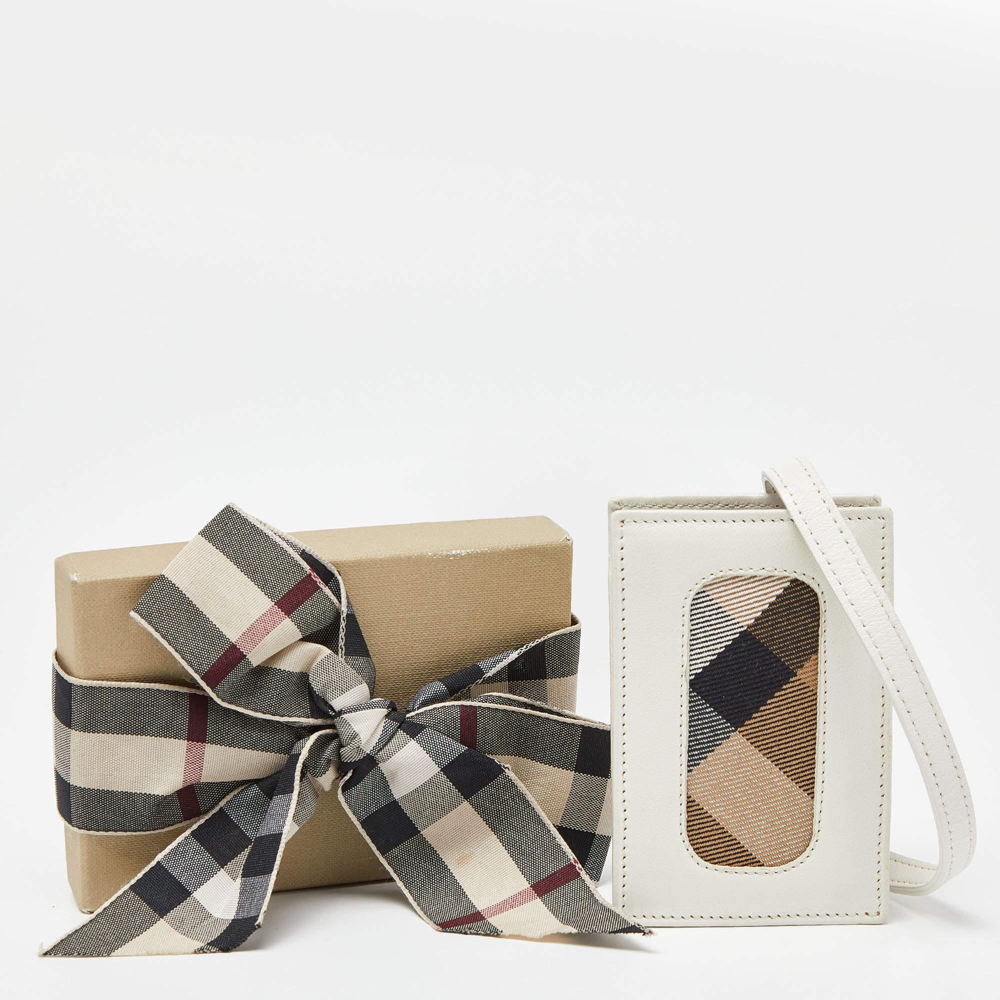 Burberry White Leather and Check Canvas Card Holder with Strap For Sale 2