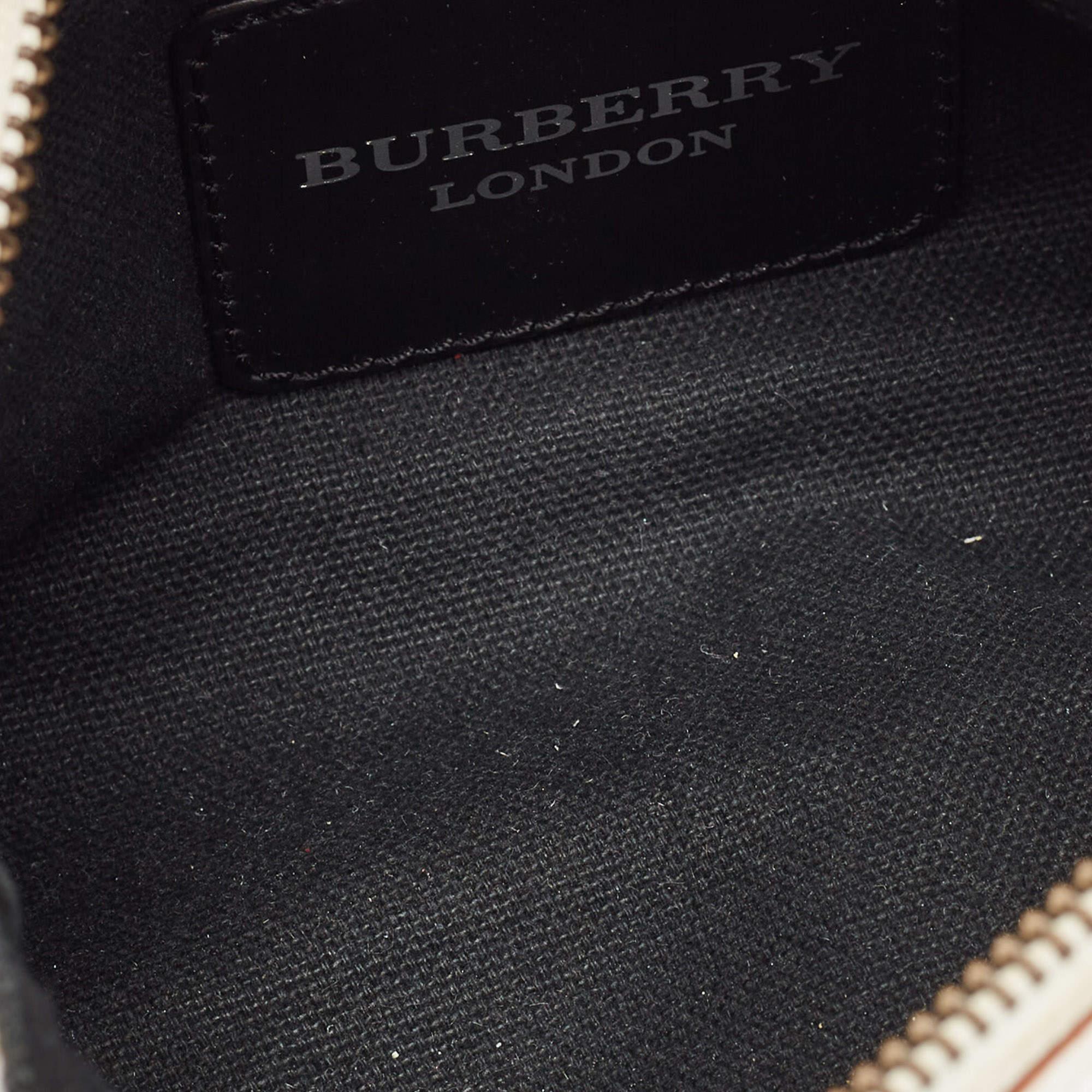 Borsa a tracolla a cilindro in pelle bianca di Burberry in vendita 3