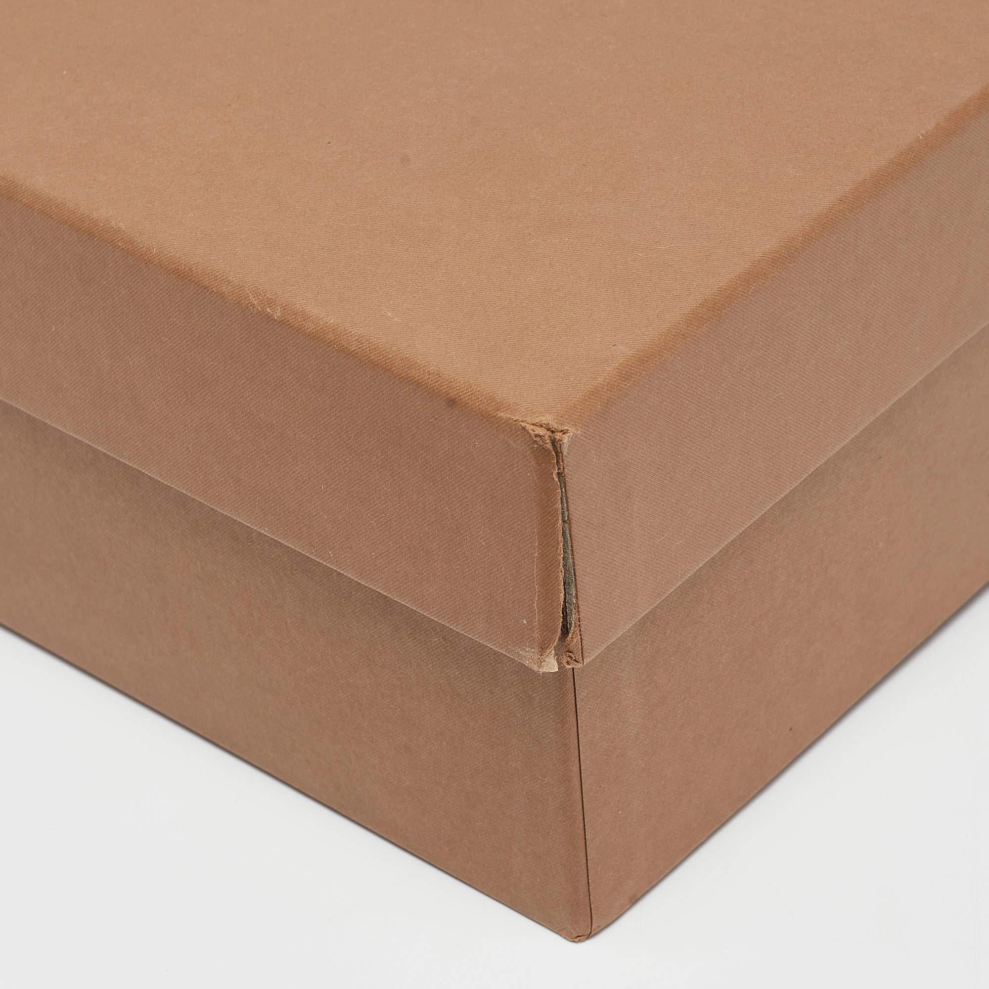 Sandales à bouts fendues Burberry en cuir blanc taille 38 en vente 5