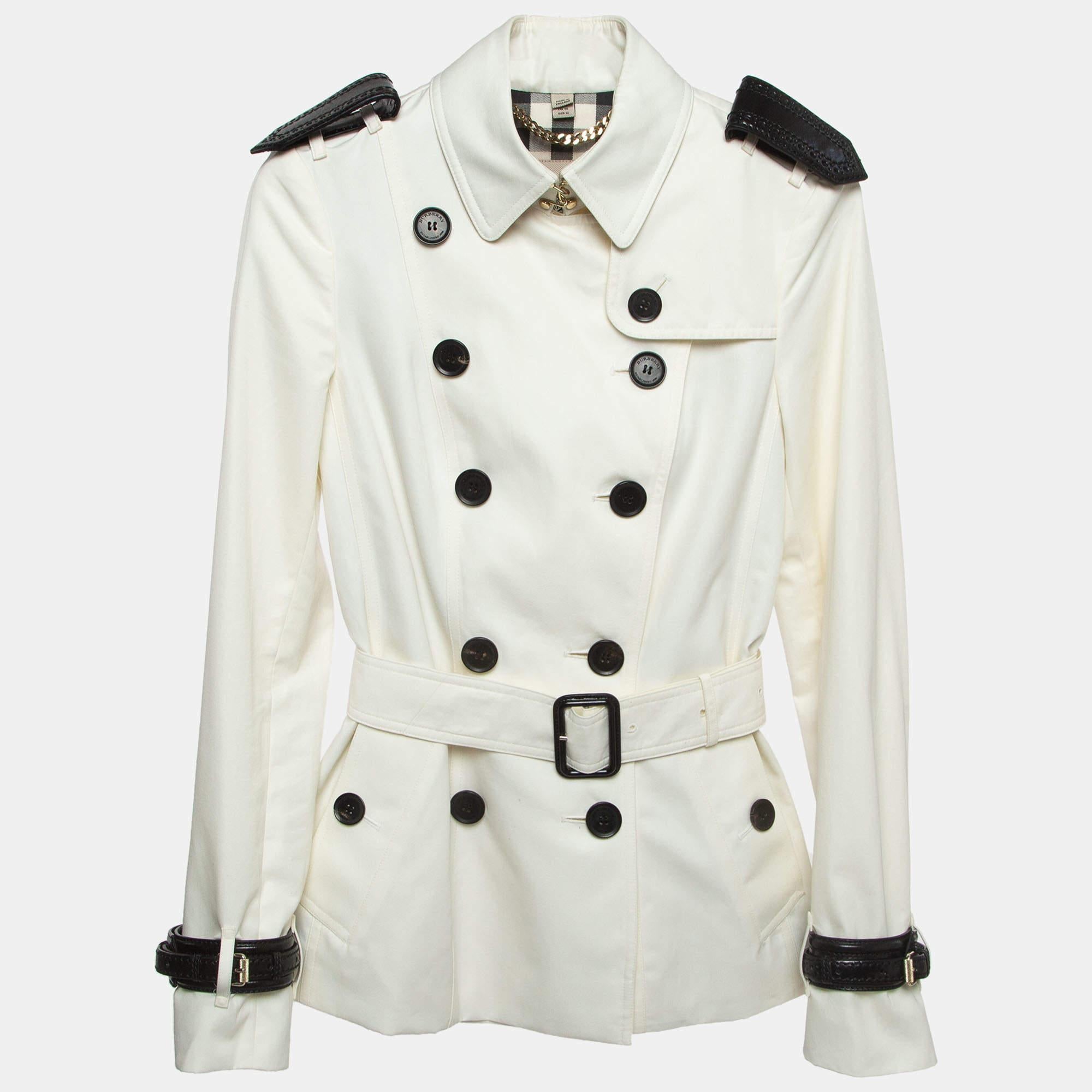 Burberry White Leather Trim Gabardine Belted Short Trench Coat XS In Good Condition For Sale In Dubai, Al Qouz 2