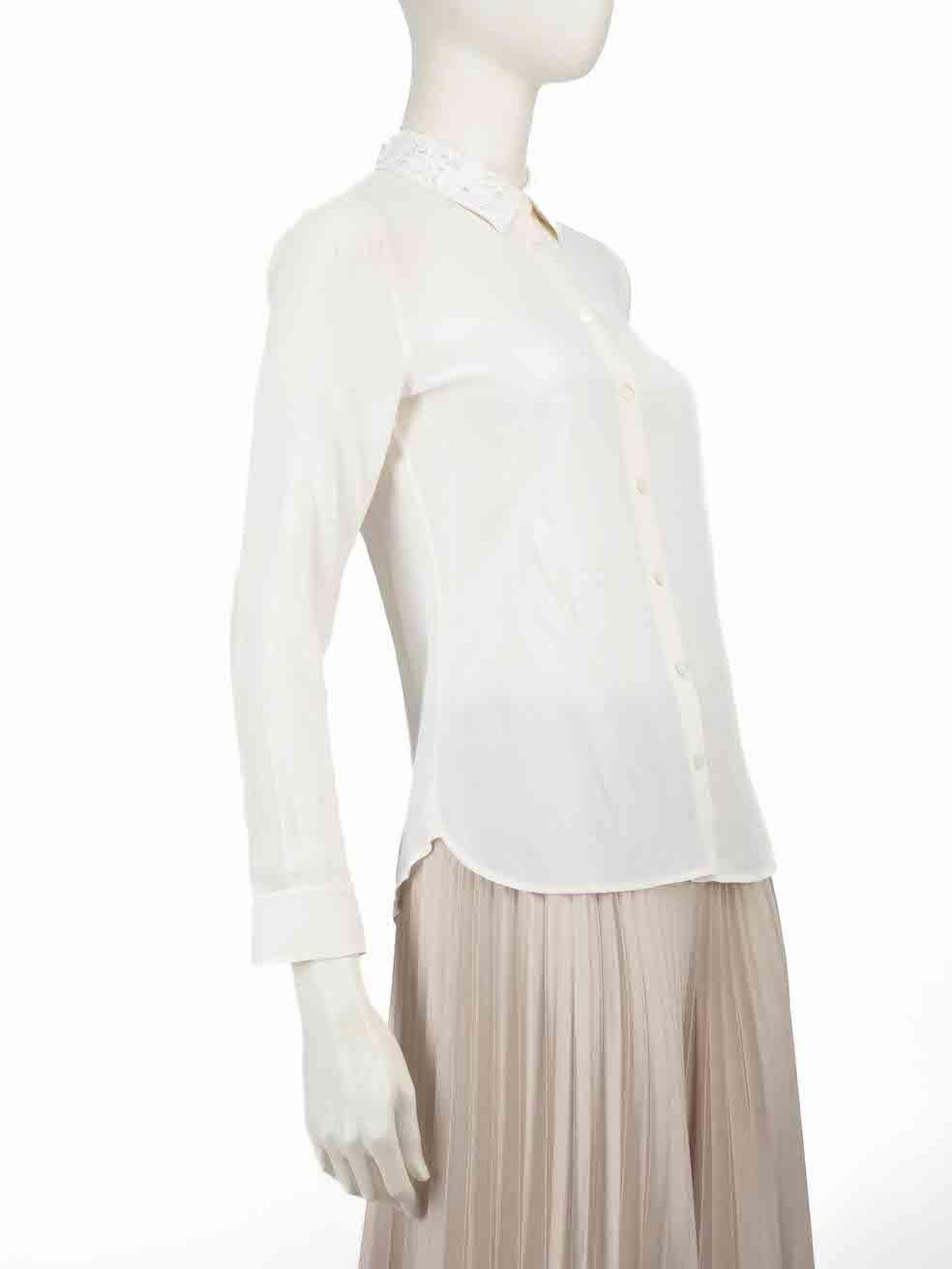 CONDITION is Very good. Hardly any visible wear to blouse is evident on this used Burberry designer resale item.
 
 
 
 Details
 
 
 White
 
 Silk
 
 Blouse
 
 Long sleeves
 
 Buttoned cuffs
 
 Button up fastening
 
 Sheer
 
 
 
 
 
 Made in China
