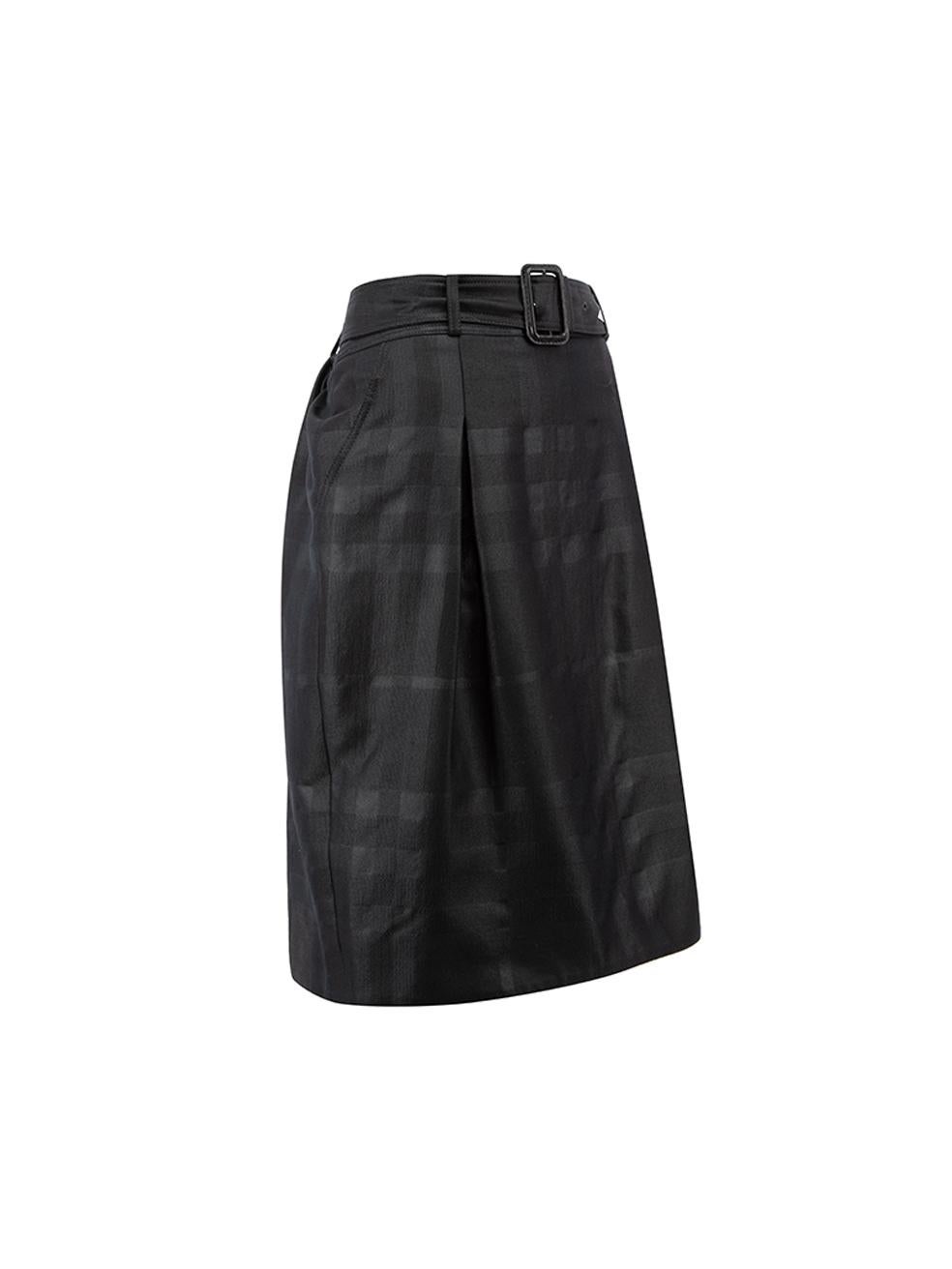 CONDITION is Very good. Hardly any visible wear to skirt is evident on this used Burberry designer resale item.



Details


Black

Wool

Polyester

Fitted

Pencil skirt

Check pattern

Belted

Side zipper fastening





Made in