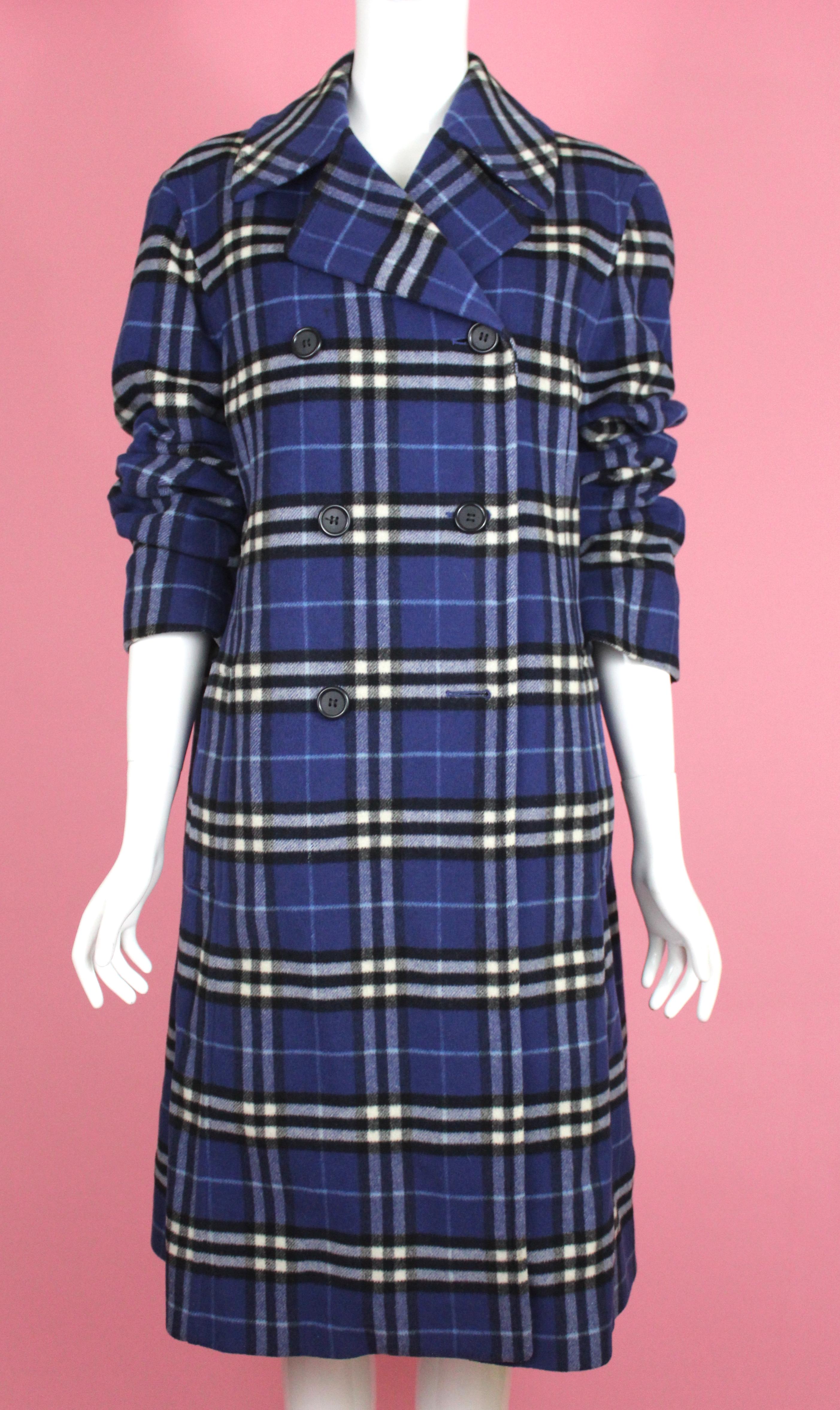 -Burberry double breasted coat in blue check
-Made in England
-Wool / cashmere blend 
-No size tag, best fitting a size 6 US (please see measurements below) 

Approx. Measurements: 
Total length: 41