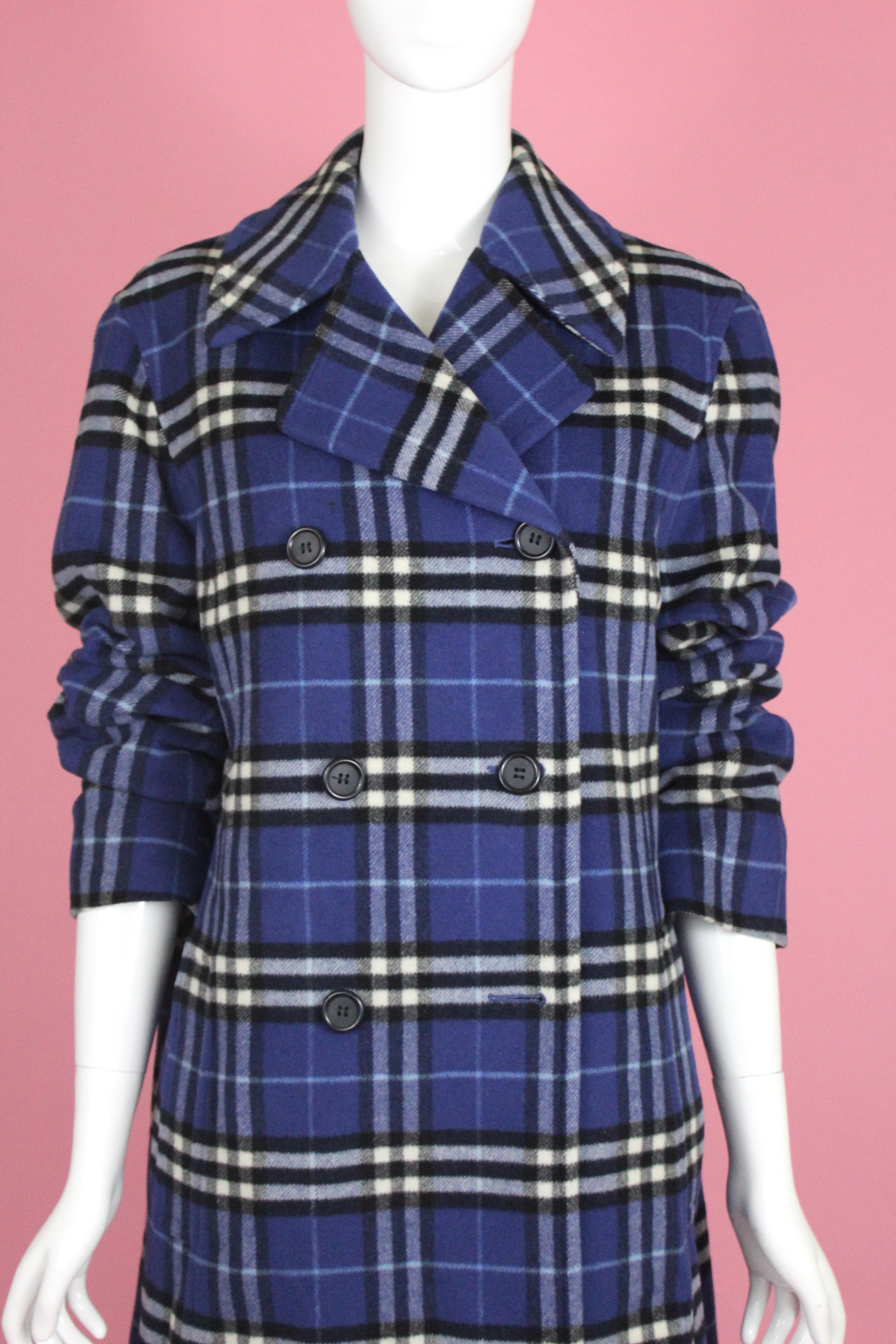 Burberry Women's Double Breasted Coat in Blue Check, c. 2000's, size 6 US In Excellent Condition For Sale In Los Angeles, CA