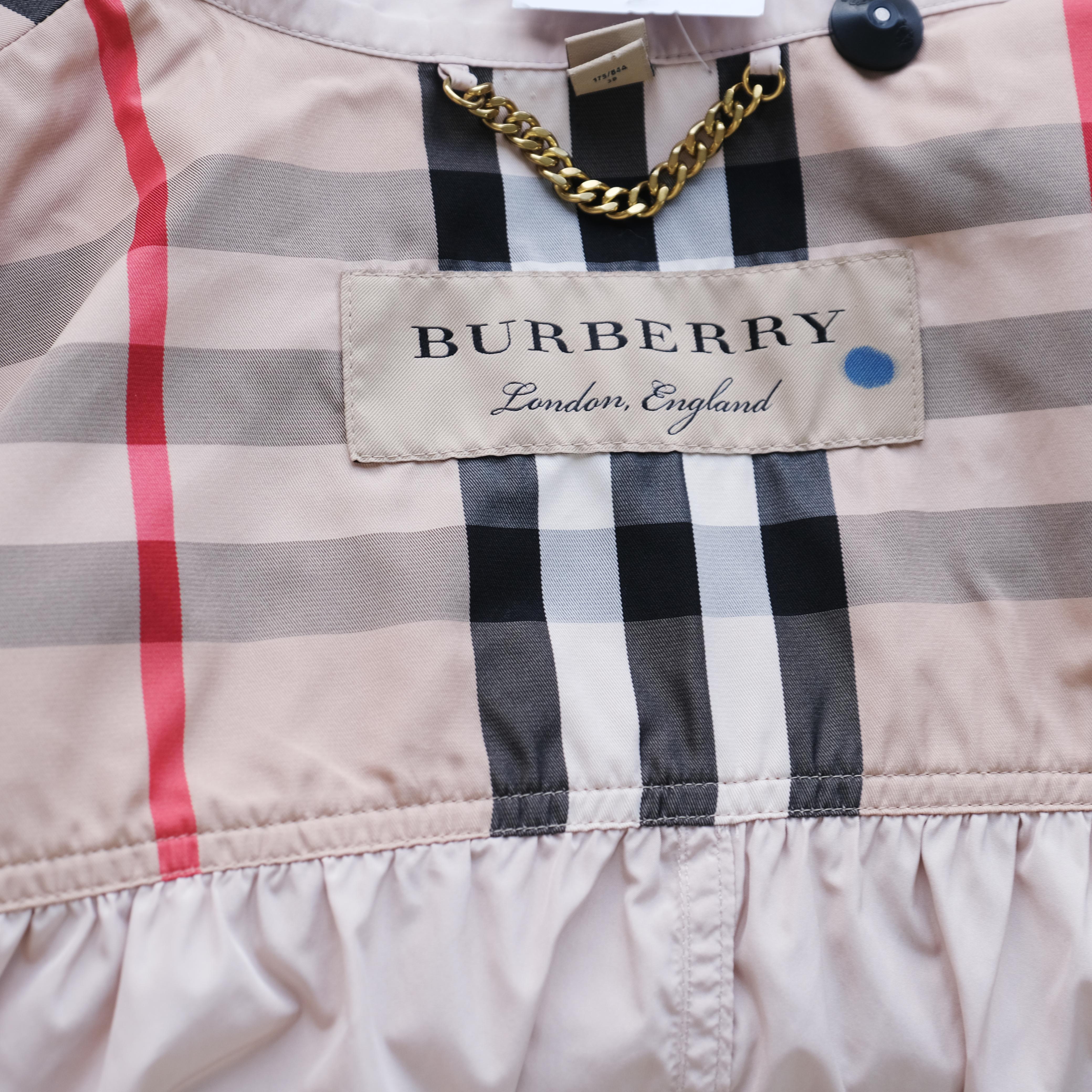 BURBERRY Women's Light Pink  Belted  Light Weight  Raincoat Small For Sale 5