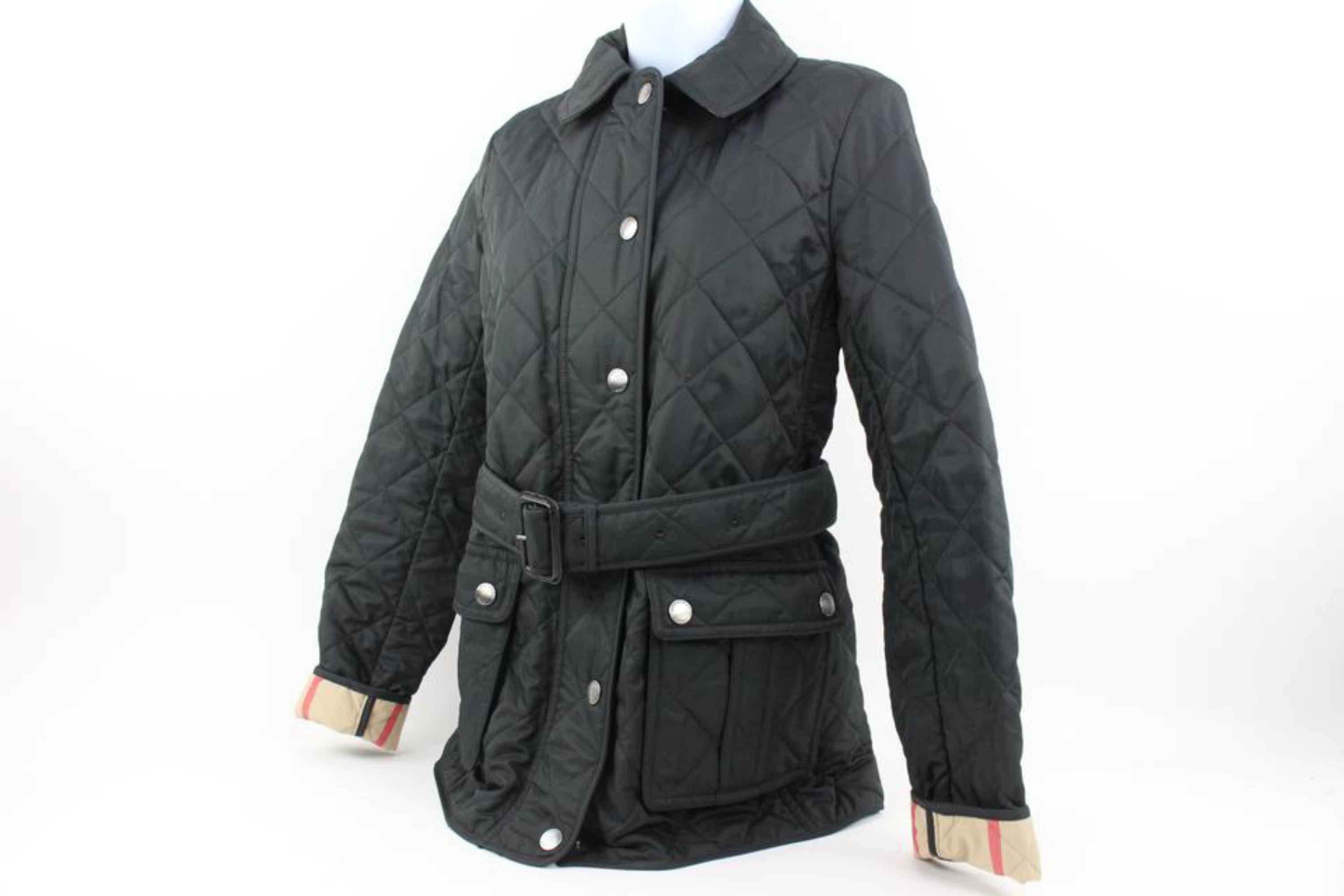 Burberry Women's Small Black Quilted Nova Check Belted Jacket 120b33
Date Code/Serial Number: TRMCTTEK120IST
Made In: Turkey
Measurements: Length:  18