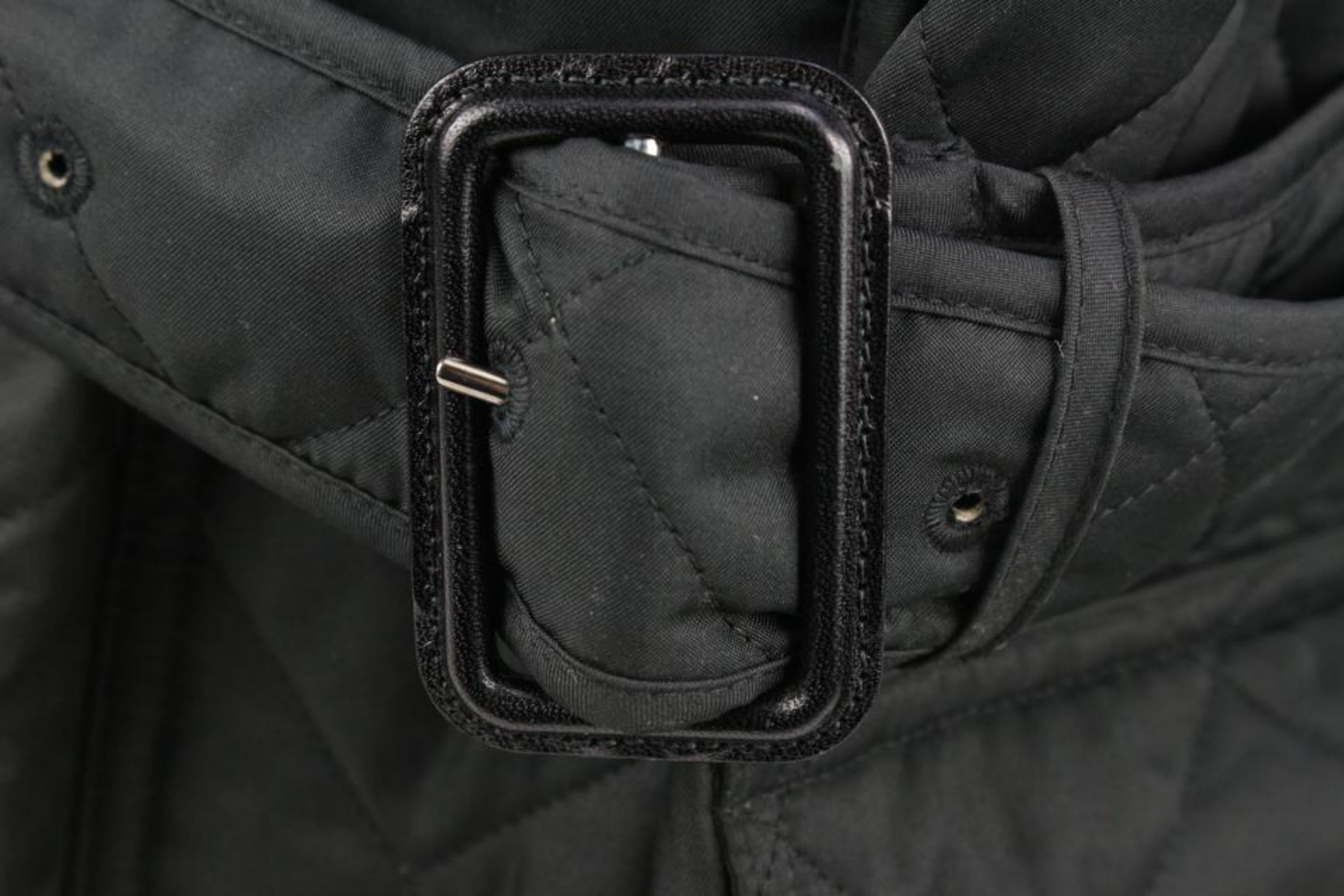 Burberry Femme Small Black Quilted Nova Check Belted Jacket 120b33 en vente 1