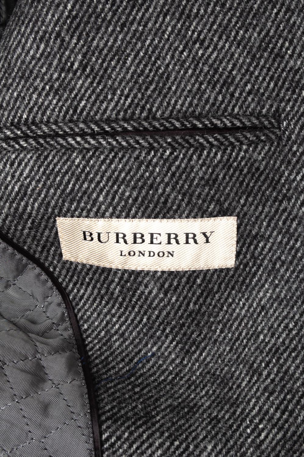 Burberry Wool Blazer Men Jacket London Herringbone Size 48R (Medium) For Sale 2