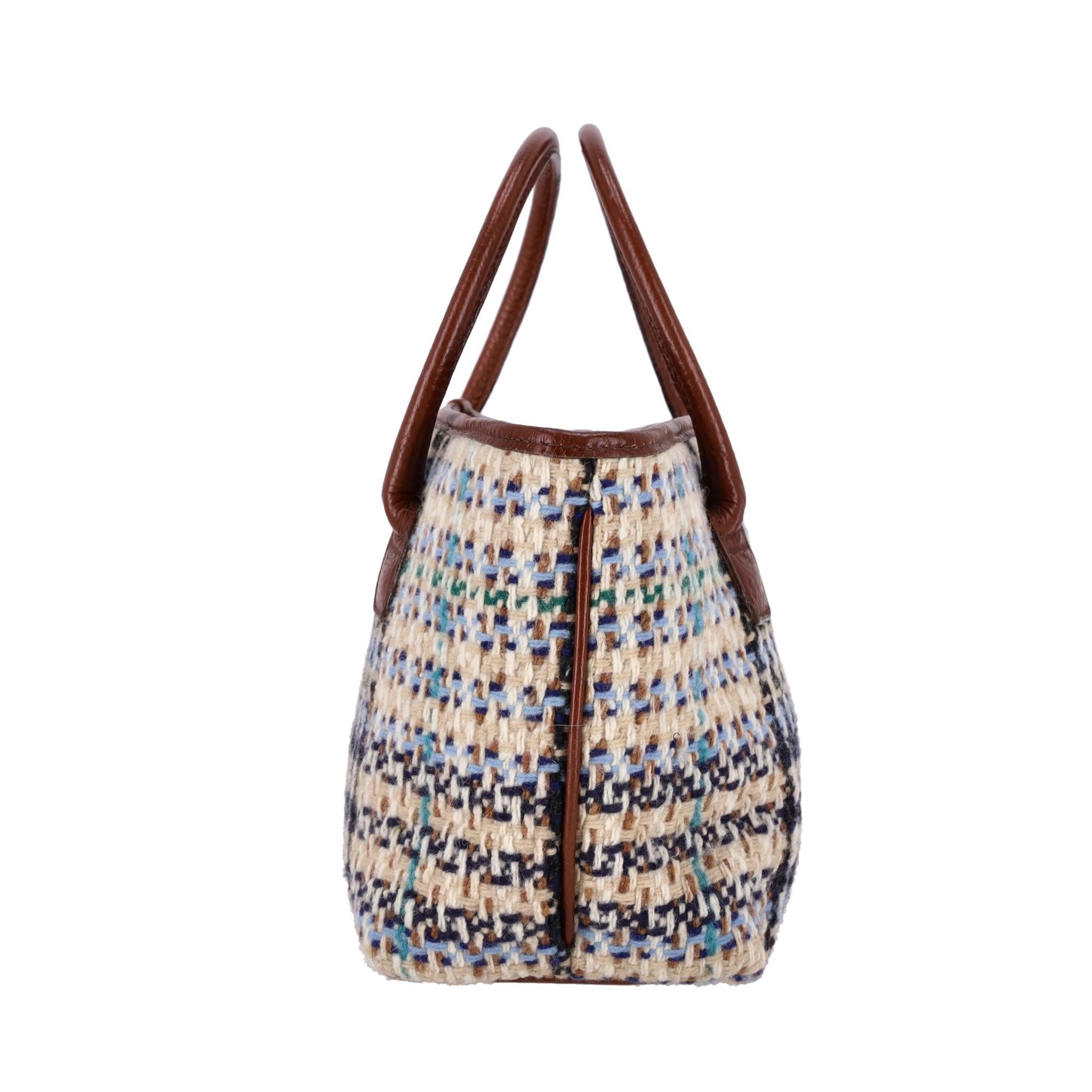 Gris Sac à main en laine tissée Burberry en vente