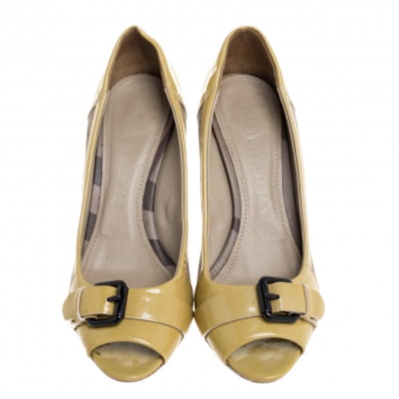 Burberry Yellow/Beige Check PVC and Patent Leather Buckle Peep Toe Pumps Size 38 In Fair Condition For Sale In Dubai, Al Qouz 2