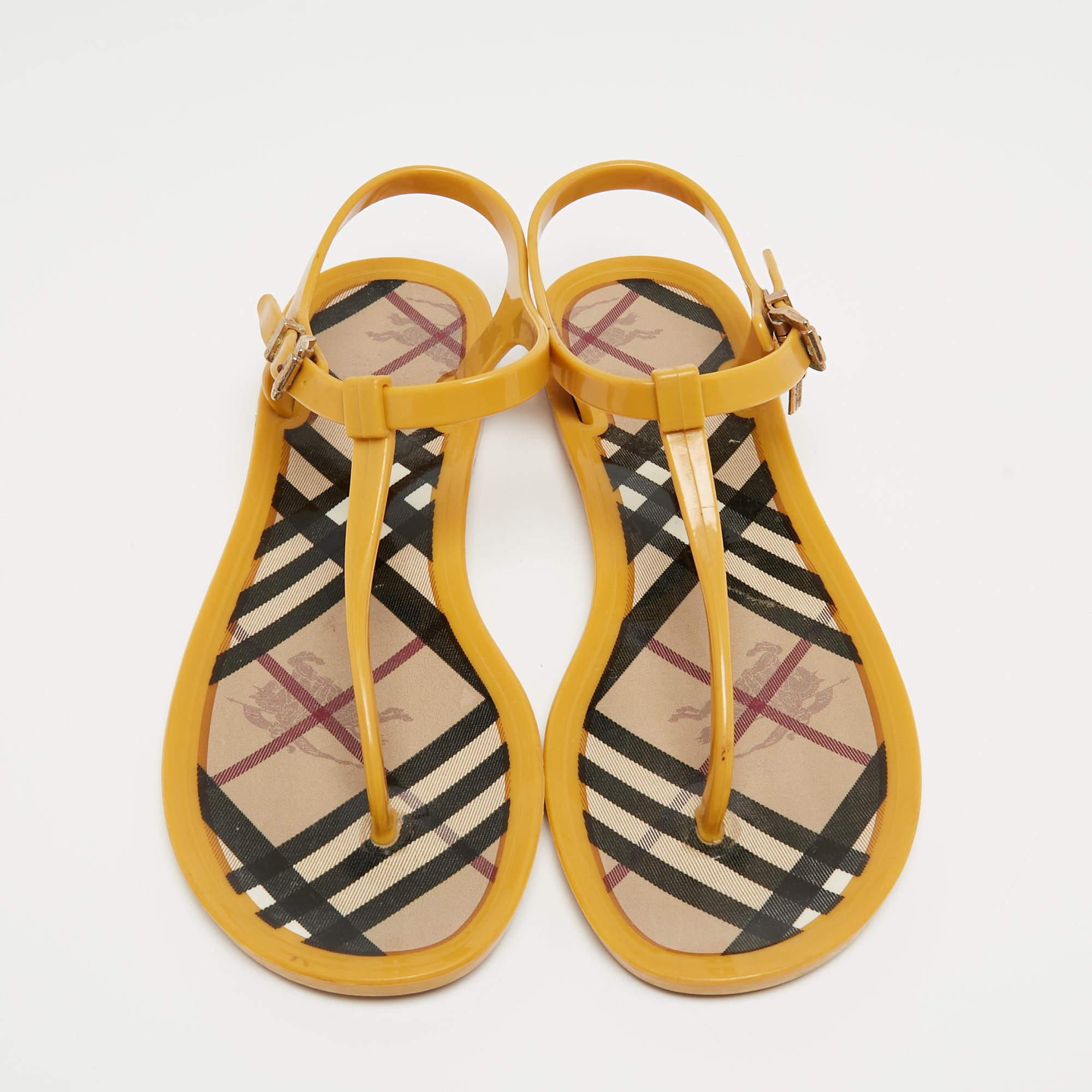 Burberry Yellow Jelly Thong Flat Slides Size 38 In Good Condition In Dubai, Al Qouz 2