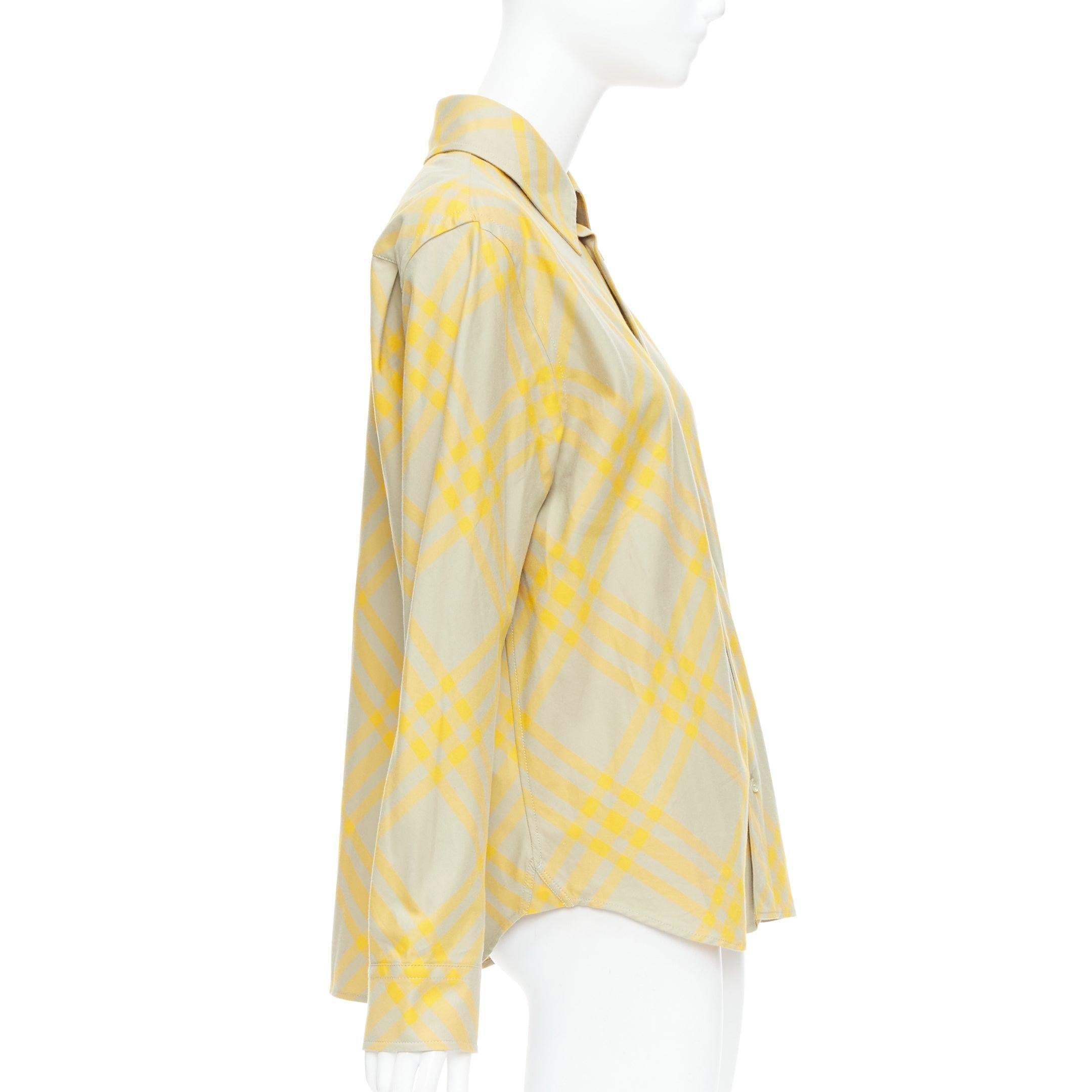 Burberry, camicia a maniche lunghe giallo cachi House Check UK8 S In condizioni Nuovo in vendita a Hong Kong, NT