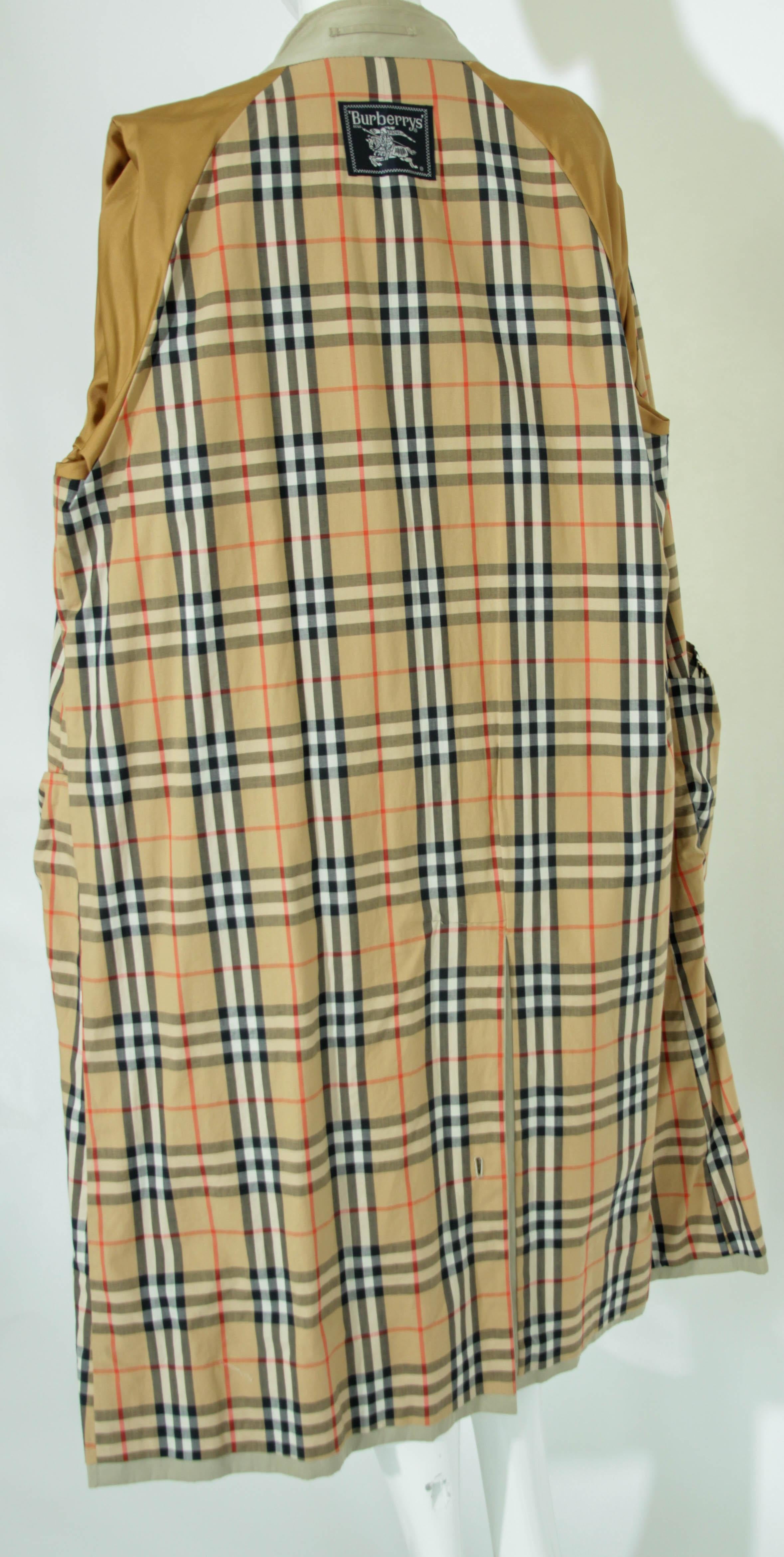 BURBERRY'S Classic Tan Trench 1980's Cotton Double Breasted For Sale 6