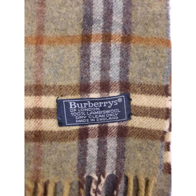 VERY GOOD CONDITION
(8/10 or AB)

Genuine Burberry Vintage Scarf (premium used scarves)



Material: 100% Lambswool
Measurement: Length 56 Inch * Width 11 Inch
Colour: Green