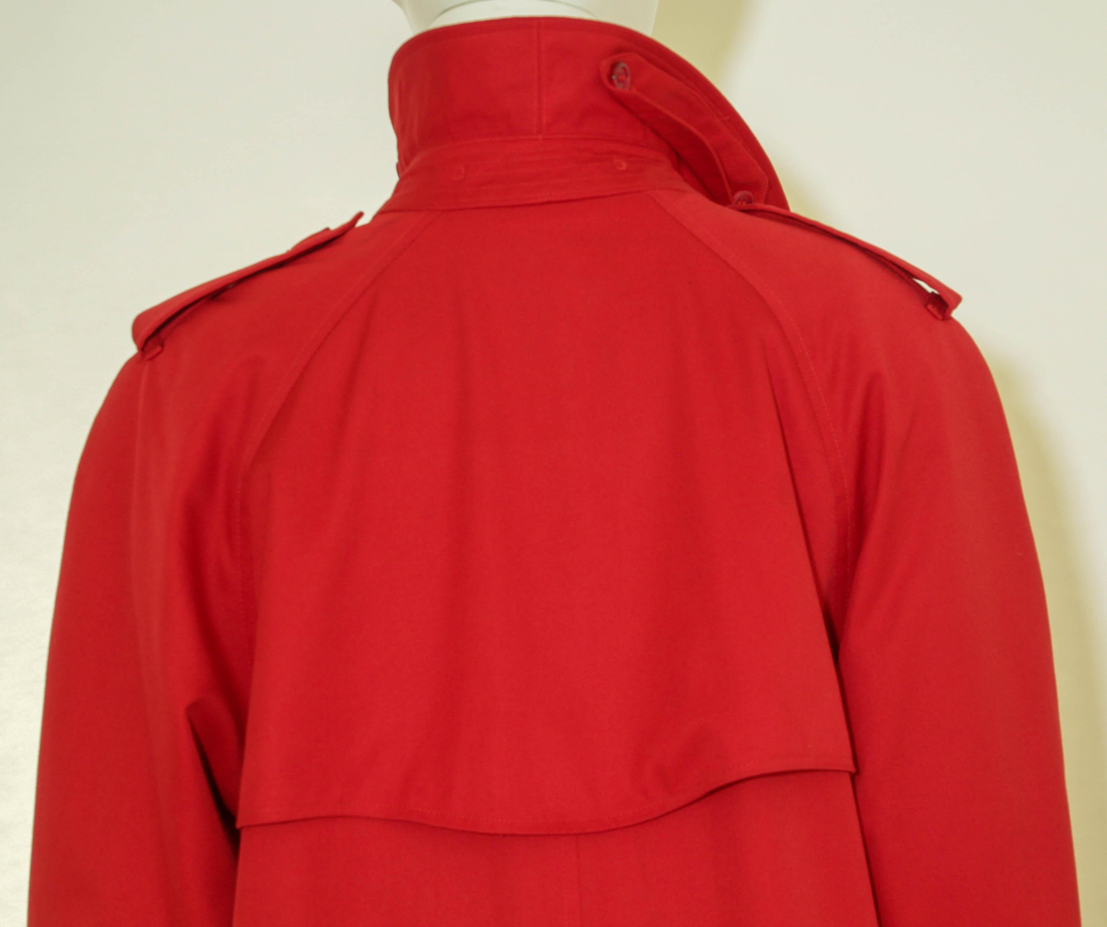BURBERRY'S London Cherry Red Nova Plaid Trench Cotton Double Breasted 1980s For Sale 11