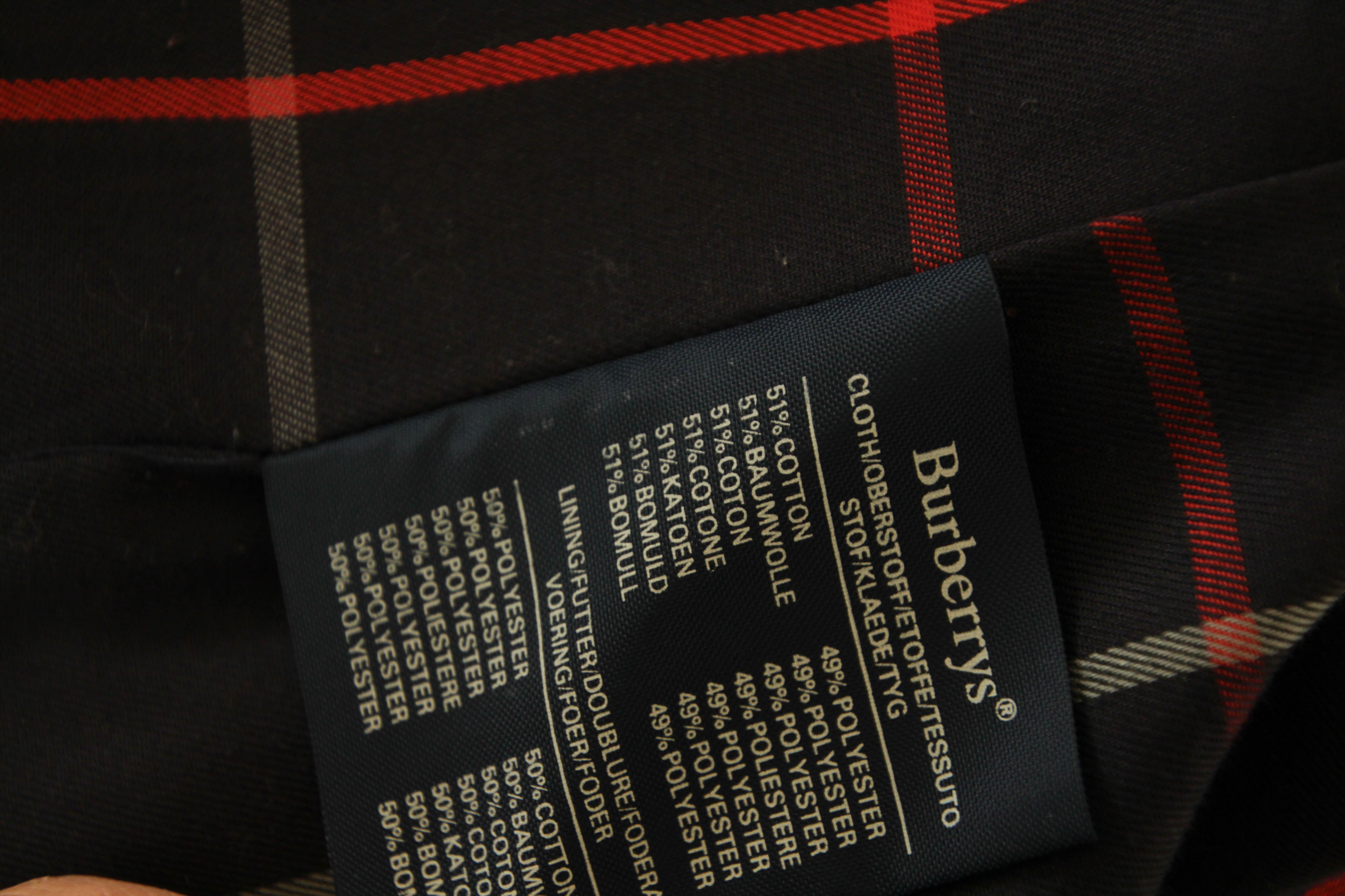 BURBERRY'S London Cherry Red Nova Plaid Trench Cotton Double Breasted 1980s For Sale 13