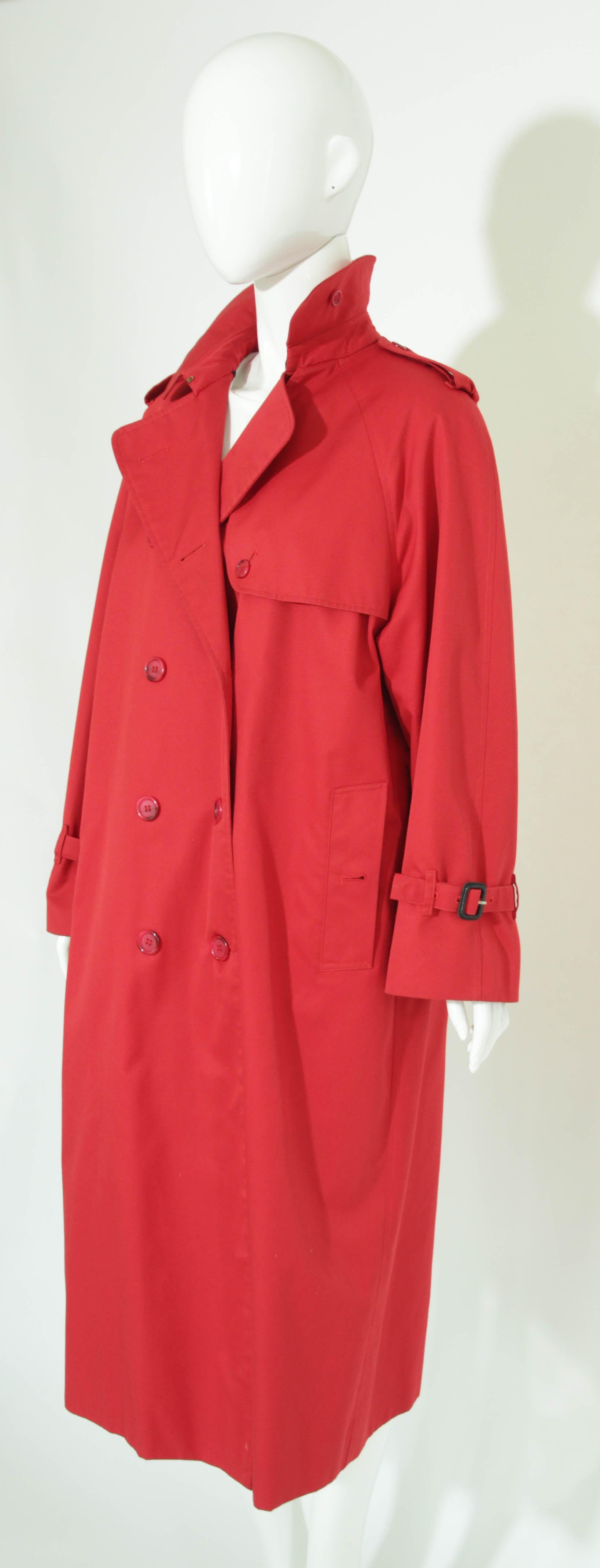 BURBERRY'S London Cherry Red Nova Plaid Trench Cotton Double Breasted 1980s For Sale 2