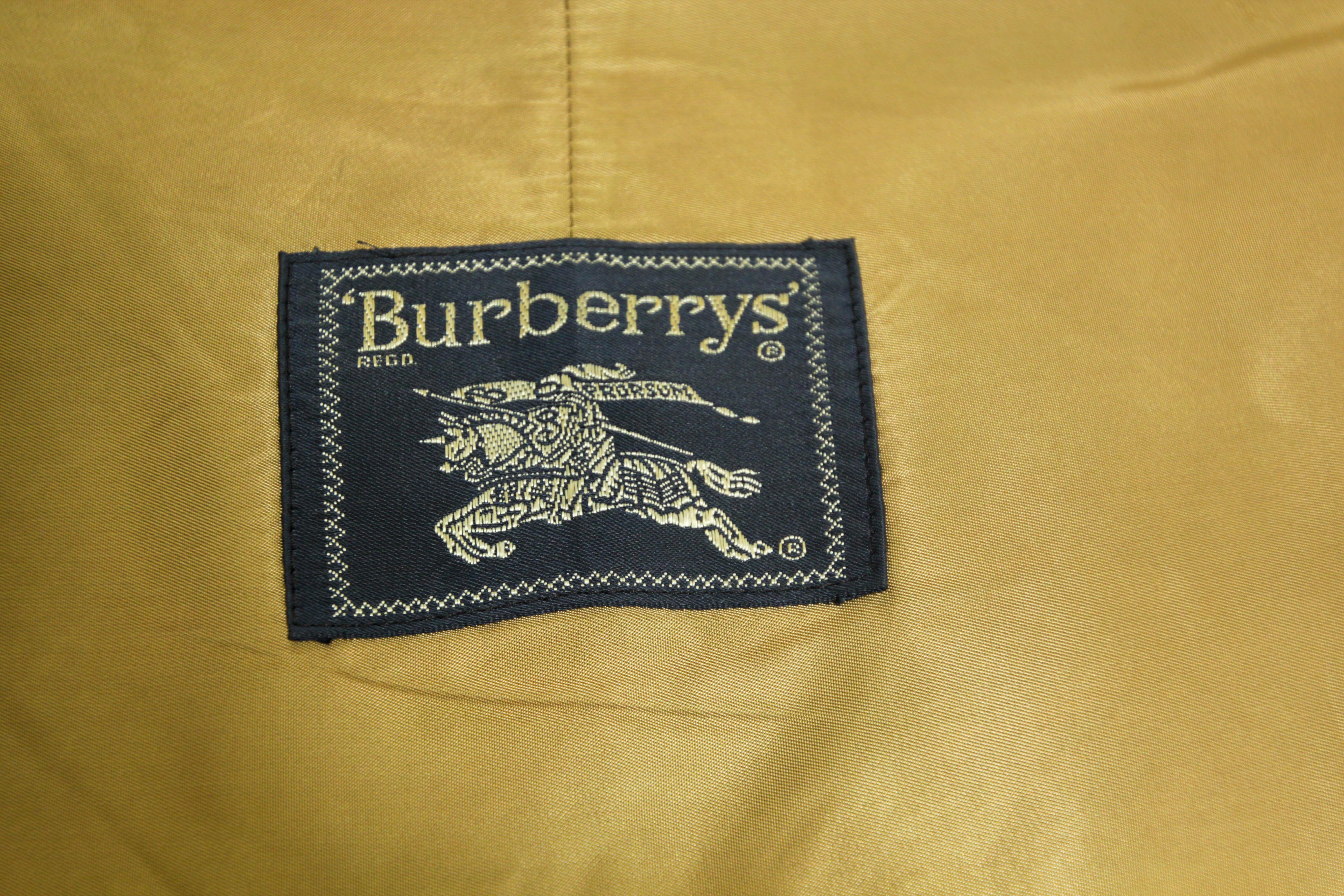 BURBERRY'S London Mens Belted Trench Coat Tan Sz 48 circa 1980 For Sale 5