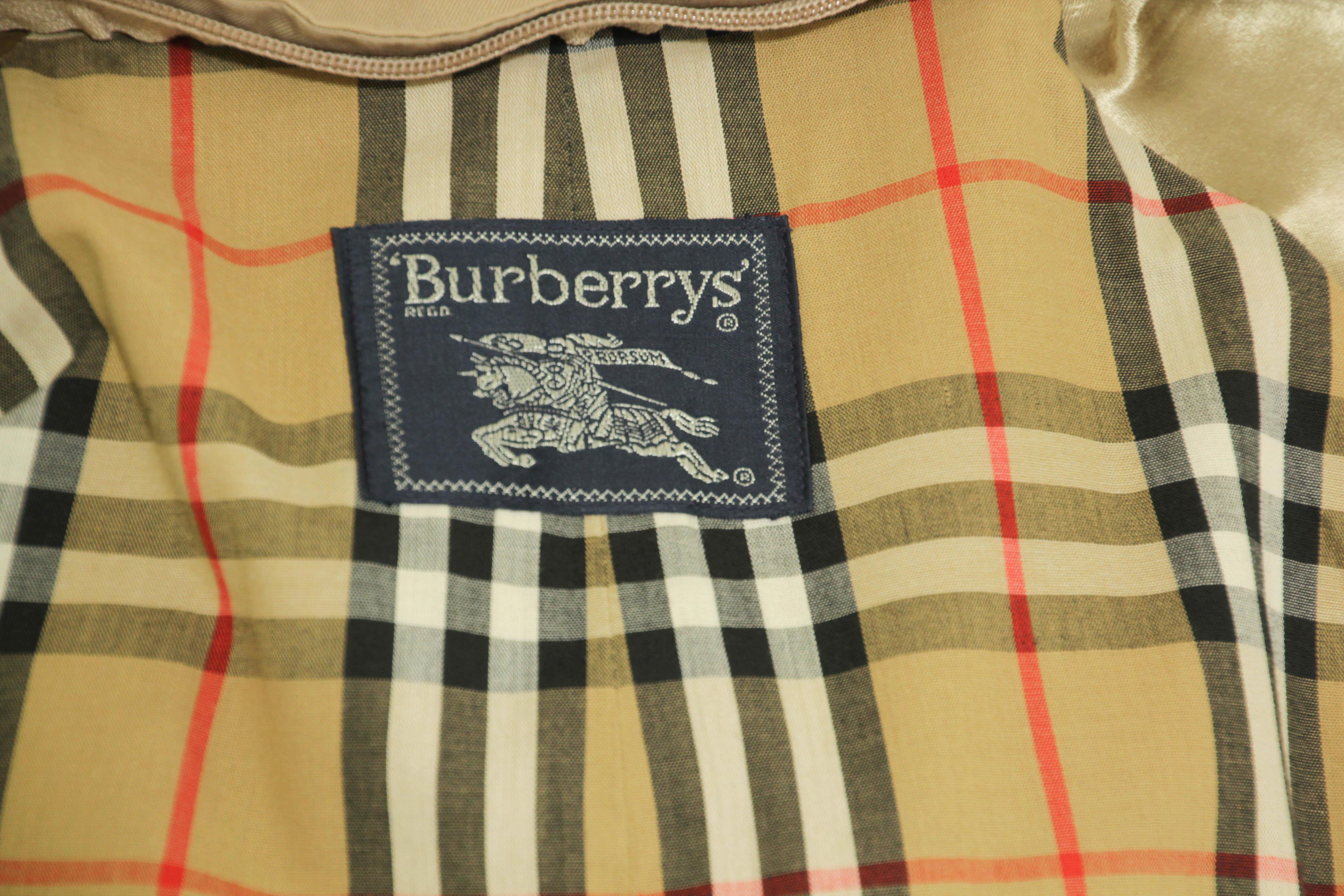 BURBERRY'S London Mens Belted Trench Coat Tan Sz 48 circa 1980 For Sale 6