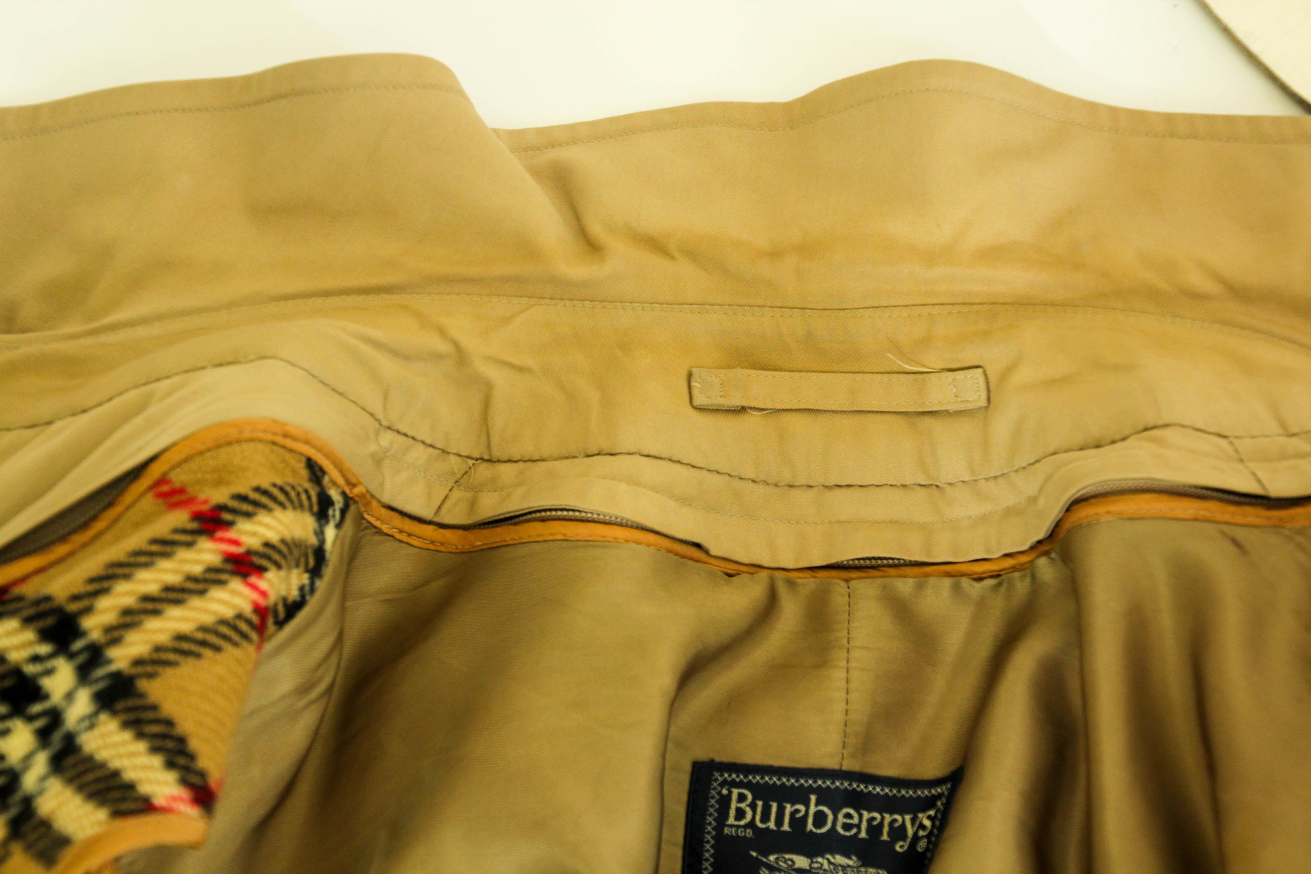 BURBERRY'S London Mens Belted Trench Coat Tan Sz 48 circa 1980 For Sale 8