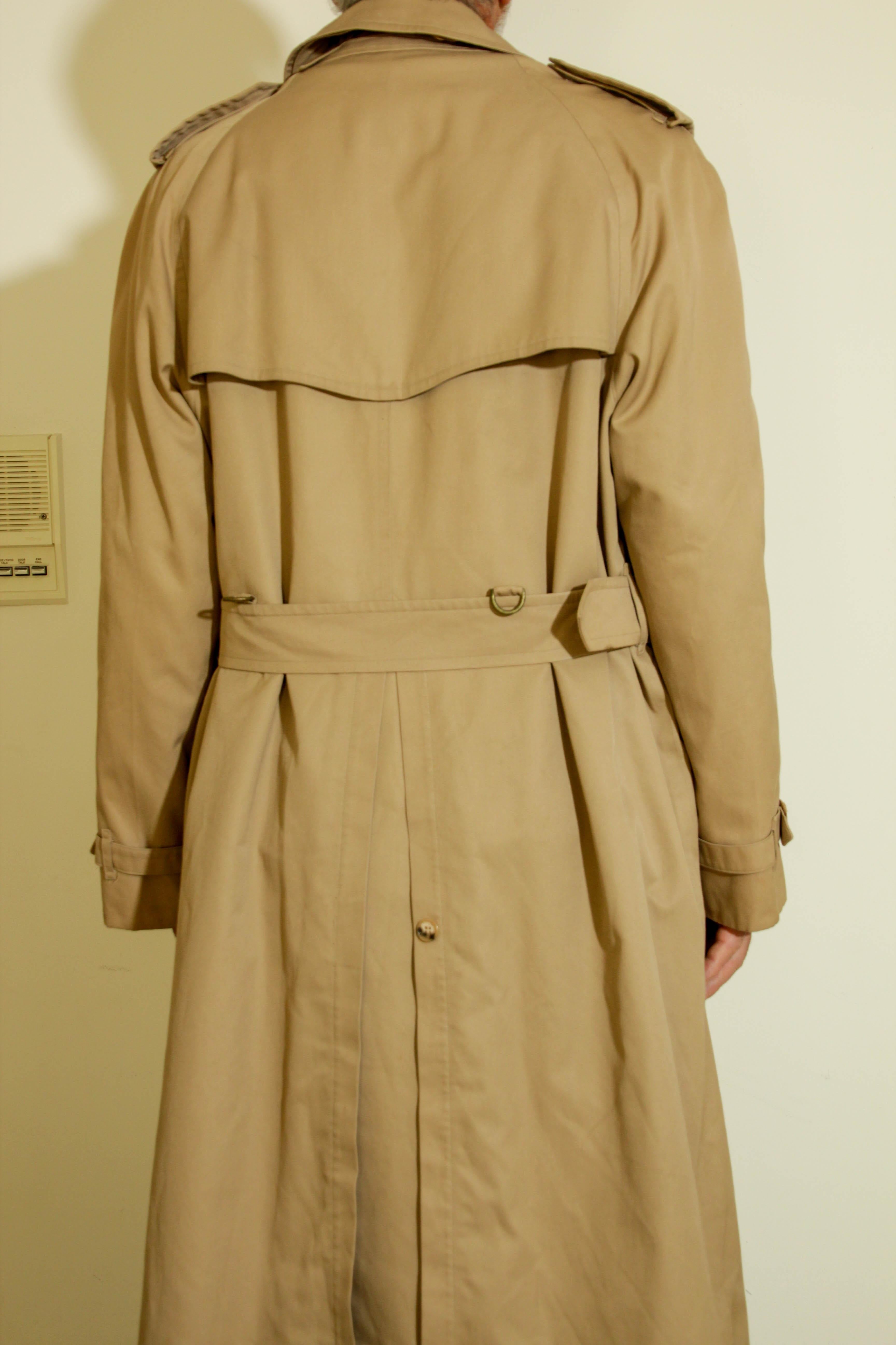 BURBERRY'S London Mens Belted Trench Coat Tan Sz 48 circa 1980 For Sale 11