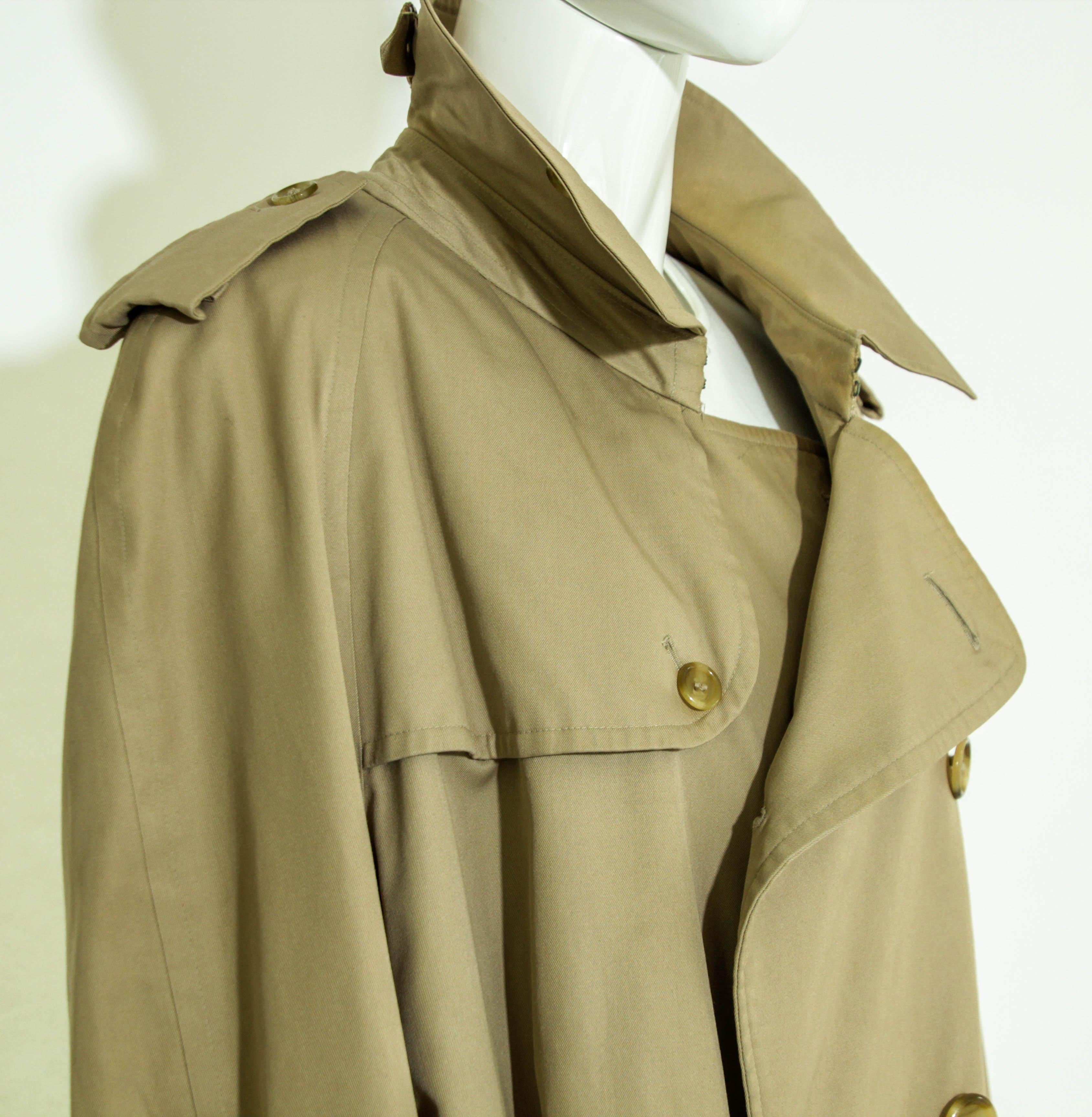 Beige BURBERRY'S London Mens Belted Trench Coat Tan Sz 48 circa 1980 For Sale