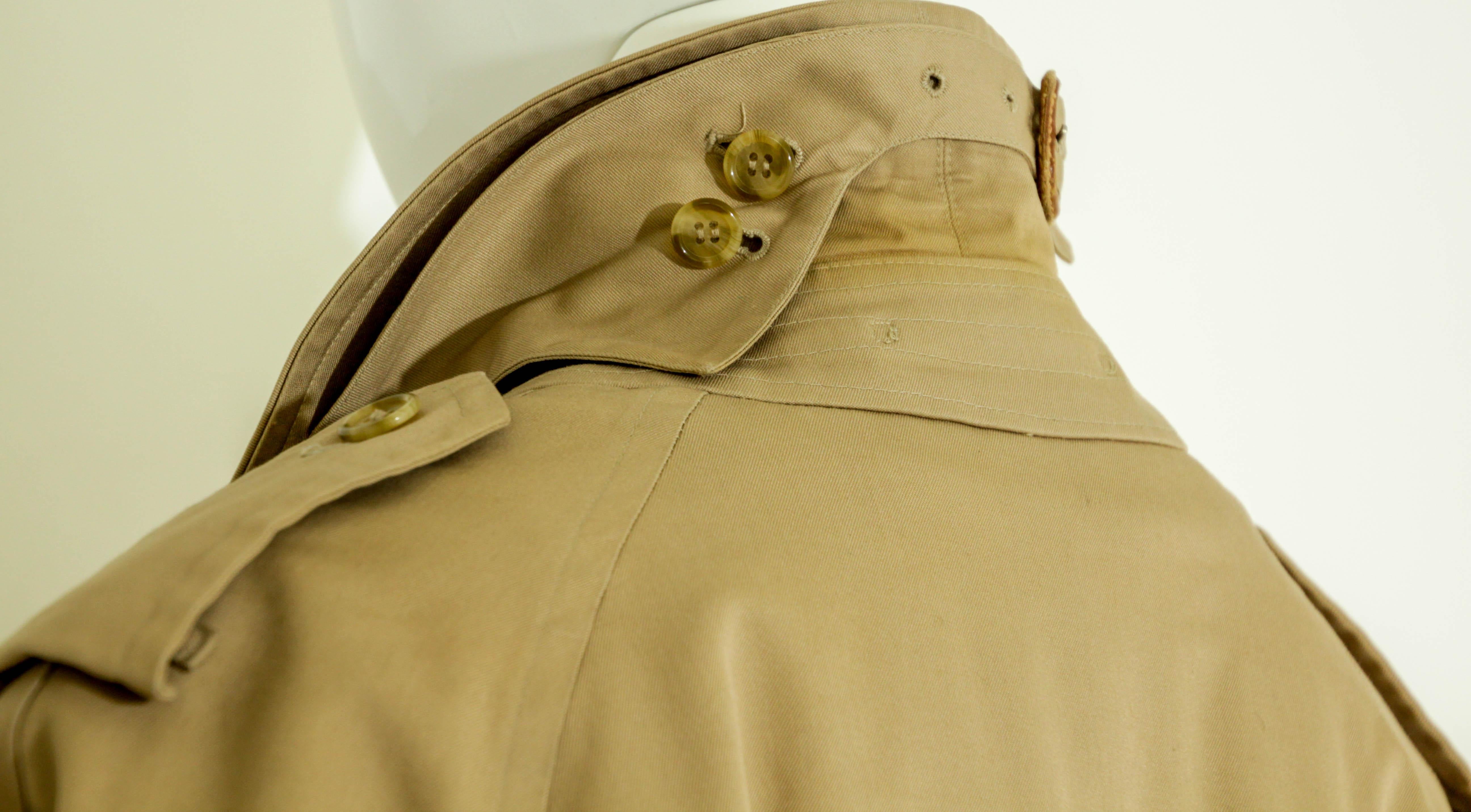 BURBERRY'S London Mens Belted Trench Coat Tan Sz 48 circa 1980 For Sale 2