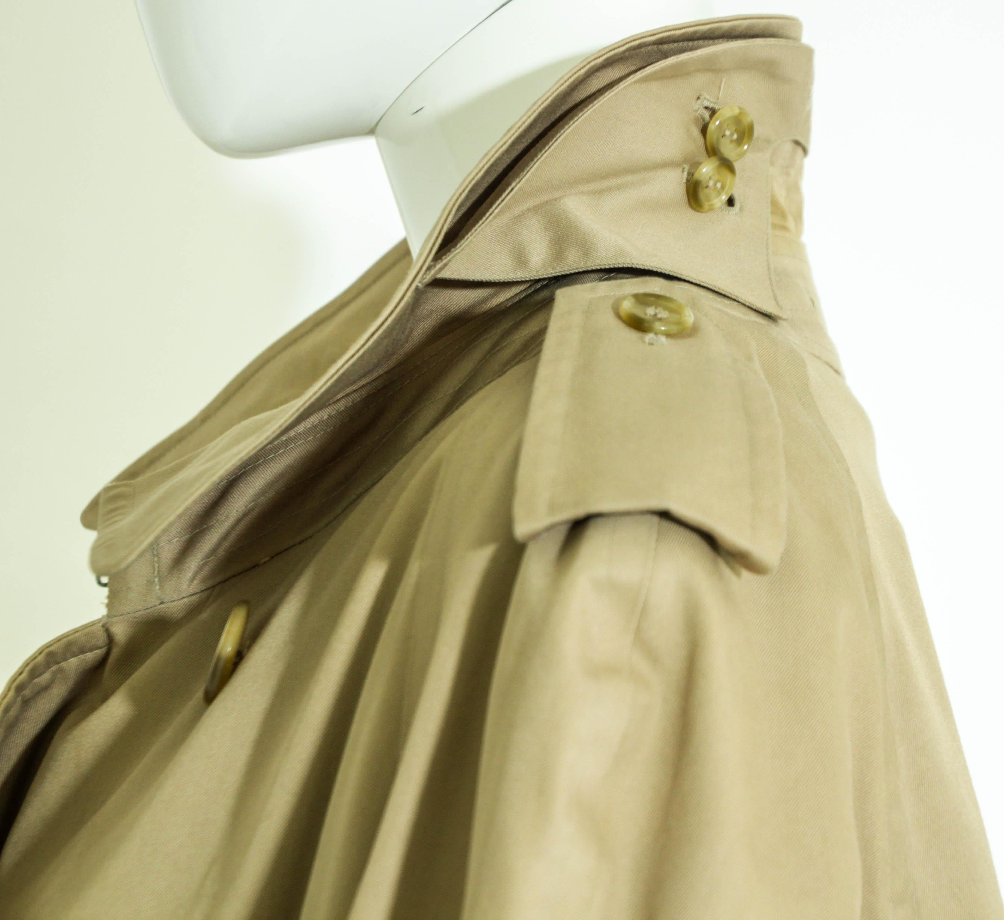BURBERRY'S London Mens Belted Trench Coat Tan Sz 48 circa 1980 For Sale 3