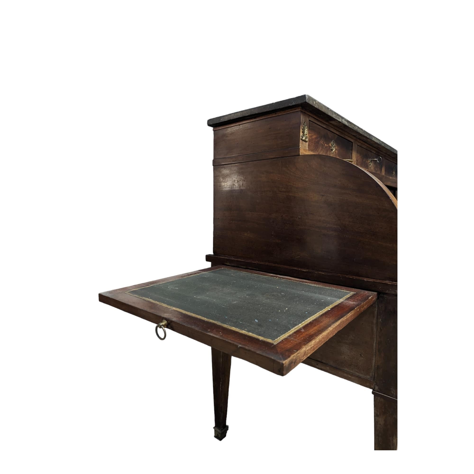 French 18th Century Louis XVI Style Mahogany Desk  For Sale 3