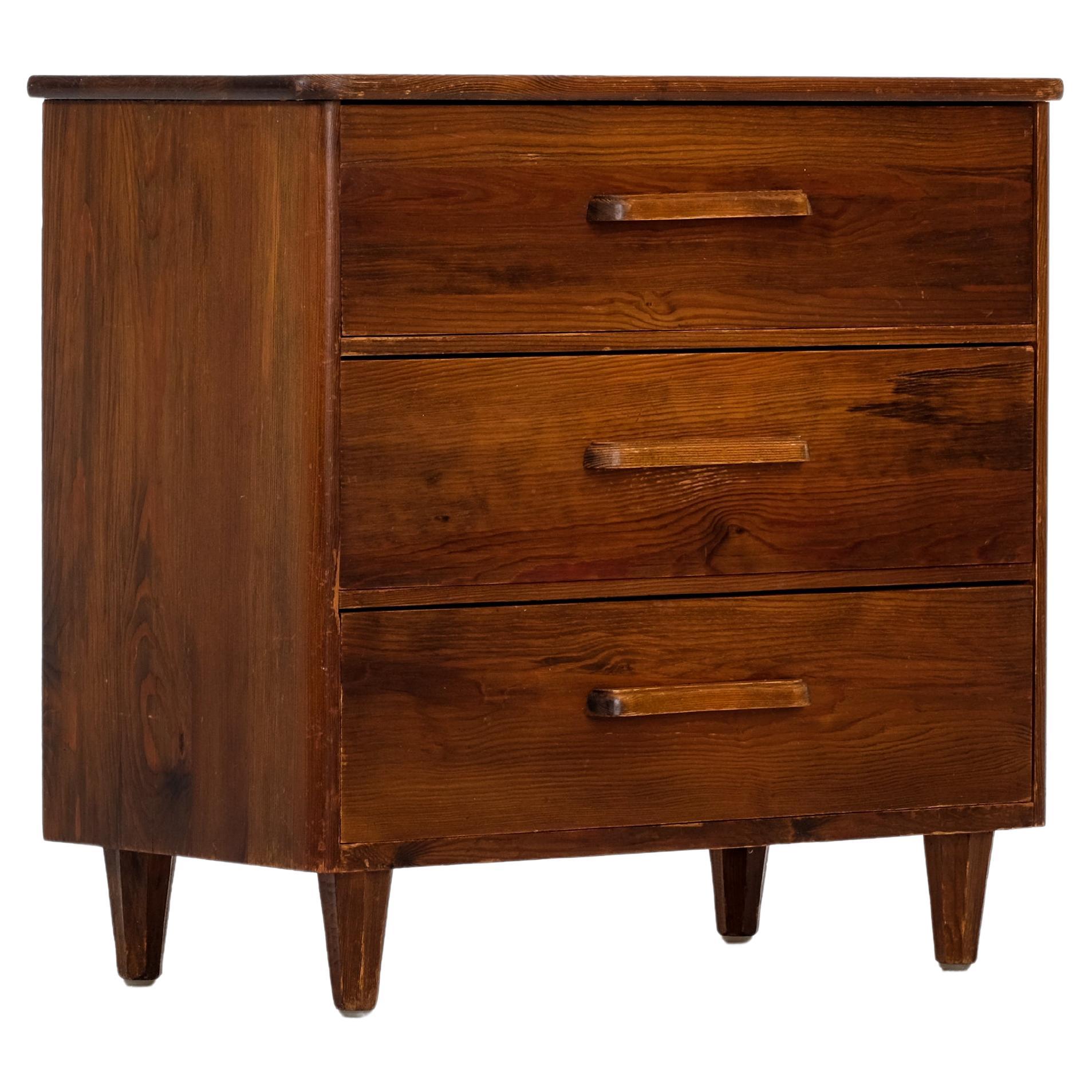 Bureau / Chest of Drawers in pine, Sweden, 1940s For Sale