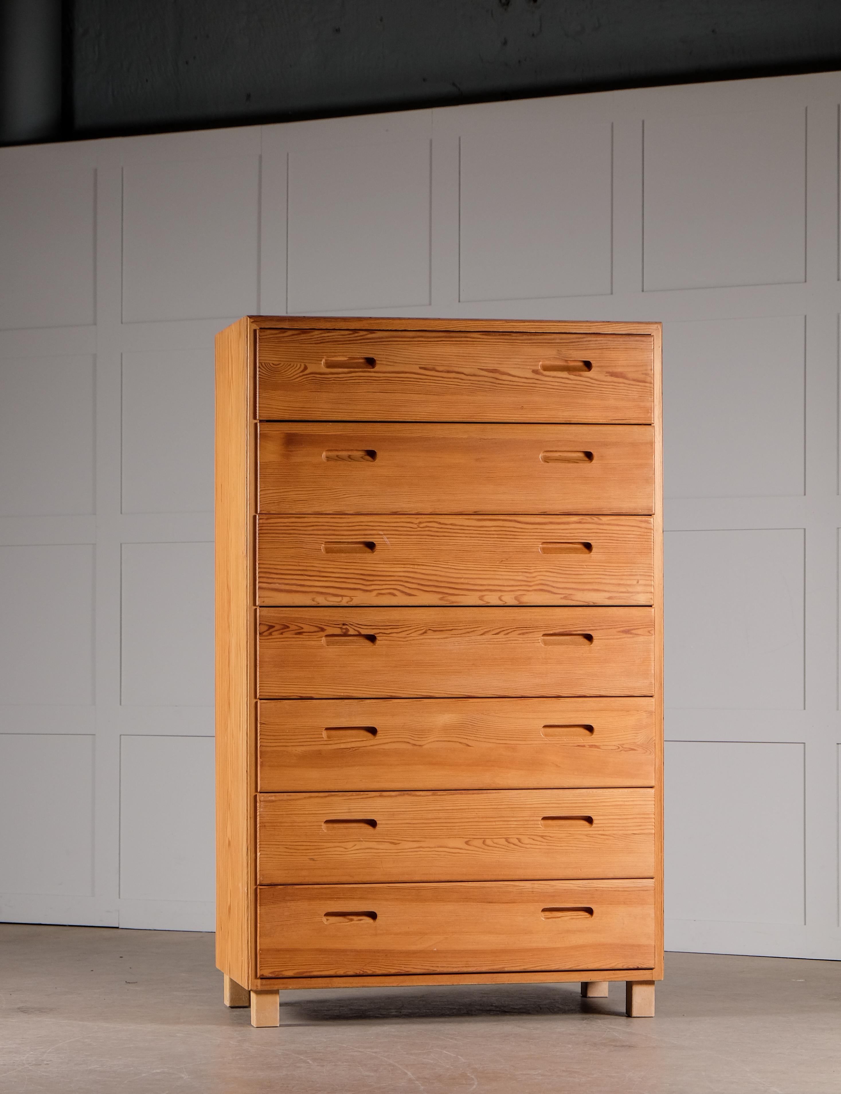 Bureau / Chest of Drawers, Sweden, 1960s For Sale 3