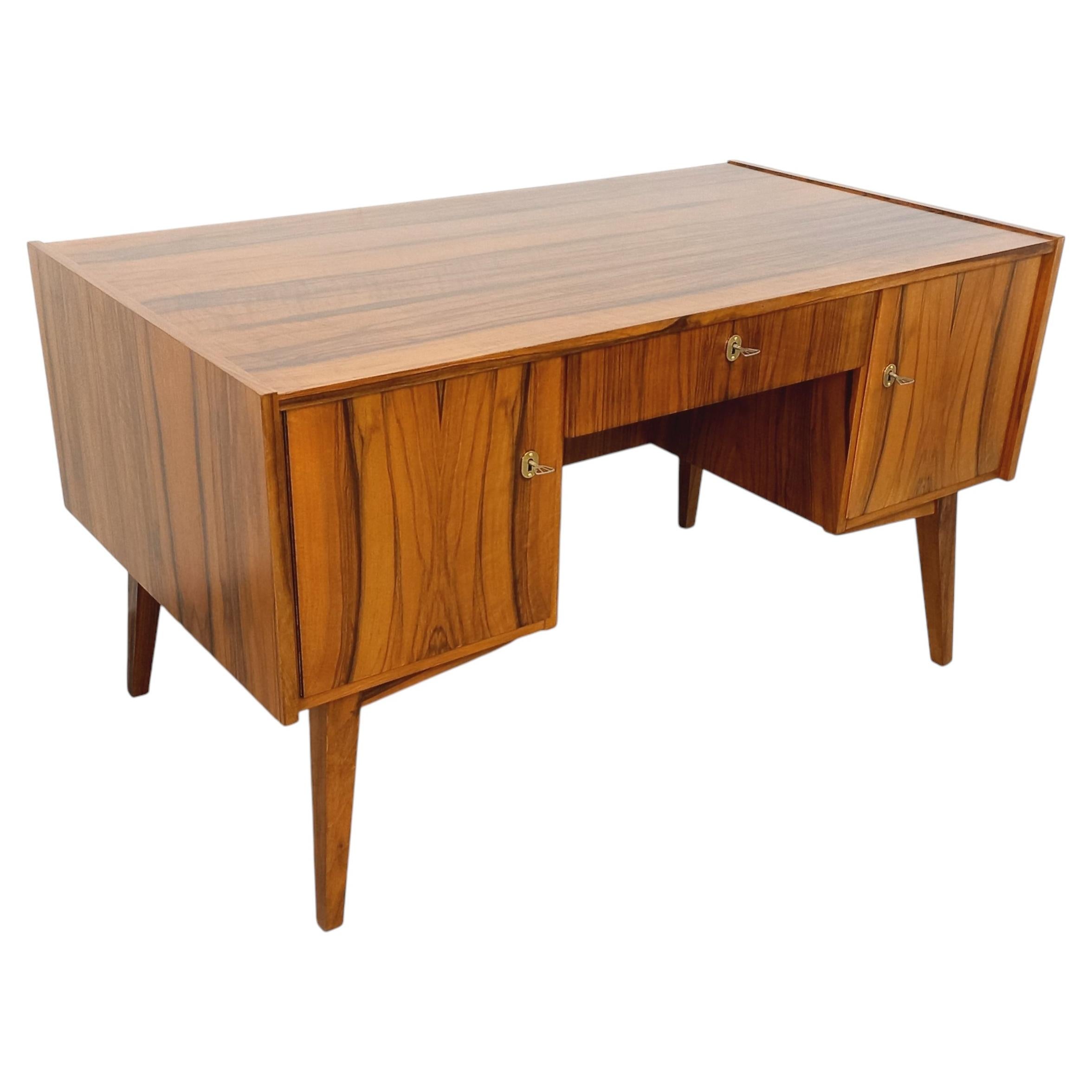Bureau de direction double-face style scandinave vintage en palissandre