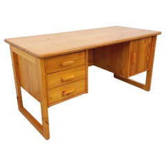 Bureau de direction pieds traîneau vintage en pin des années 60 70