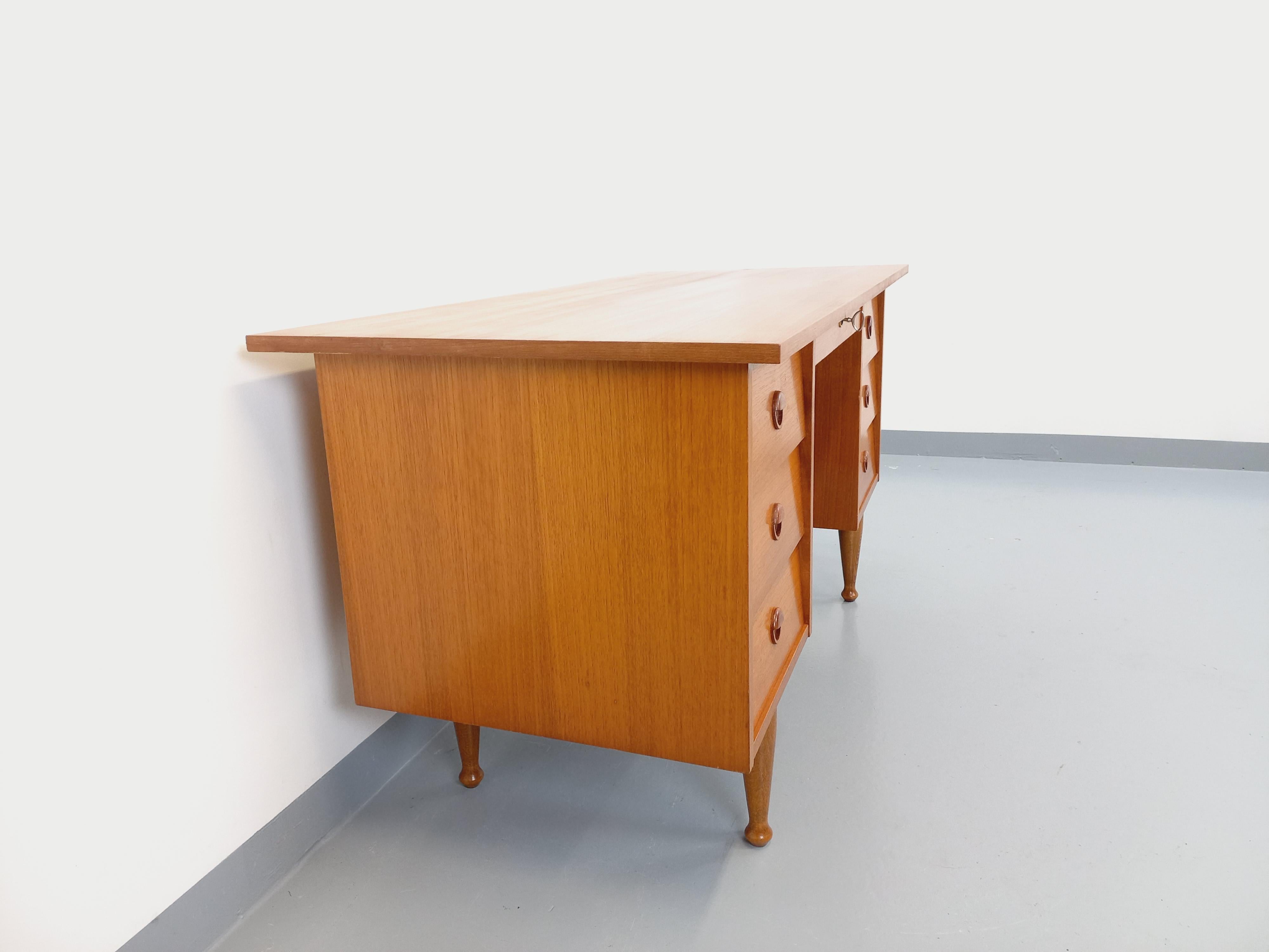 Teak Ufficio di direzione in stile scandinavo vintage in legno degli anni '60 in vendita