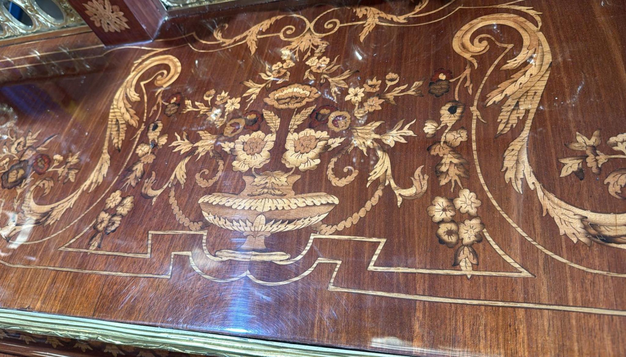 Stunning French Louis XV style desk - or Bureau Du Roi - hand crafted from kingwood
This is based on the original as found in the Palace of Versaille and is an astounding work
Hopefully the photos do some justice in illustrating the quality
Desk top