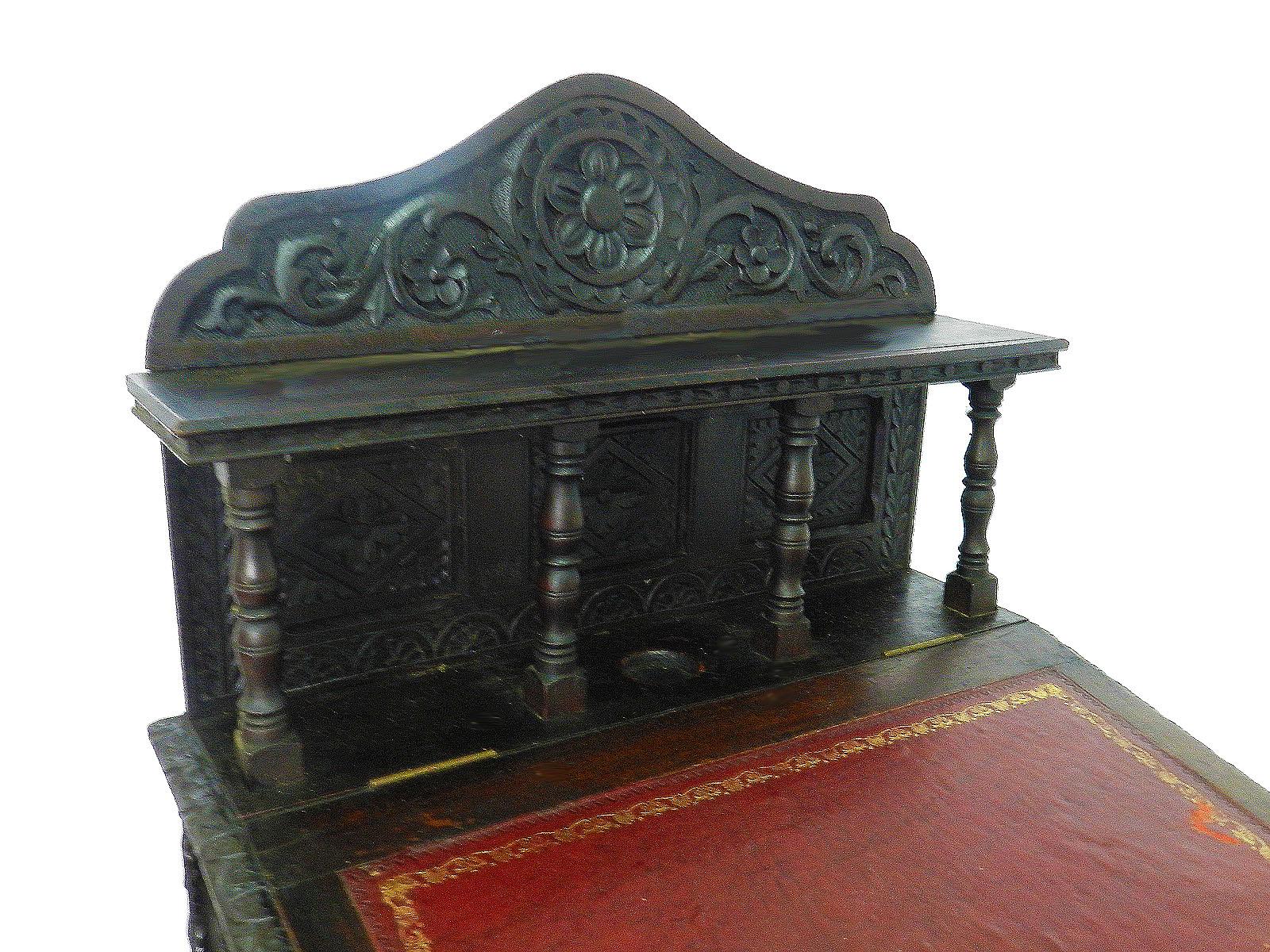Bureau Desk Davenport 19th Century Country House-Carved Wood Gothic Revival 1860 In Good Condition In Mimizan, FR