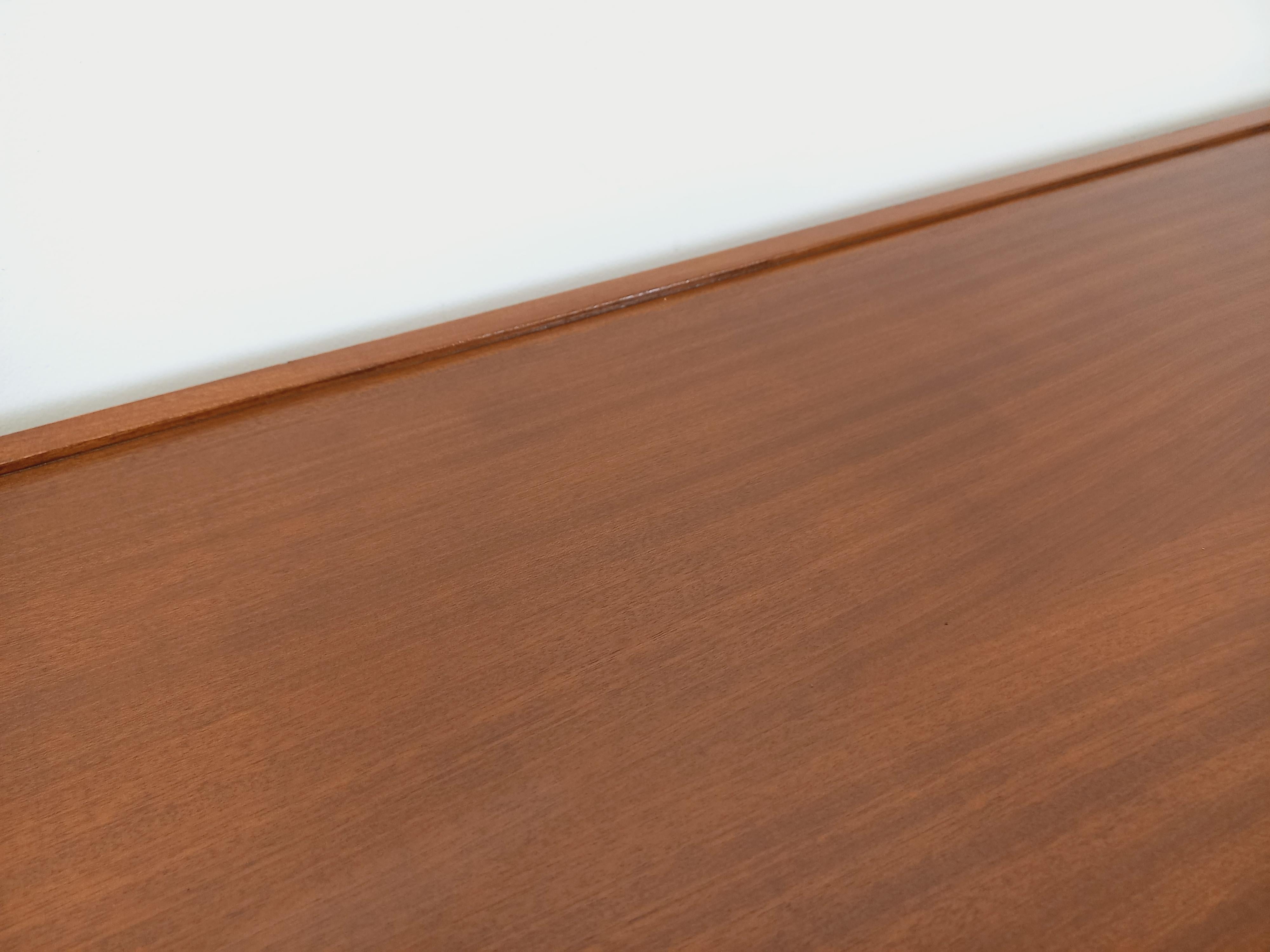 Bureau double-face moderniste vintage en bois d'acajou style teck et métal noir en vente 7