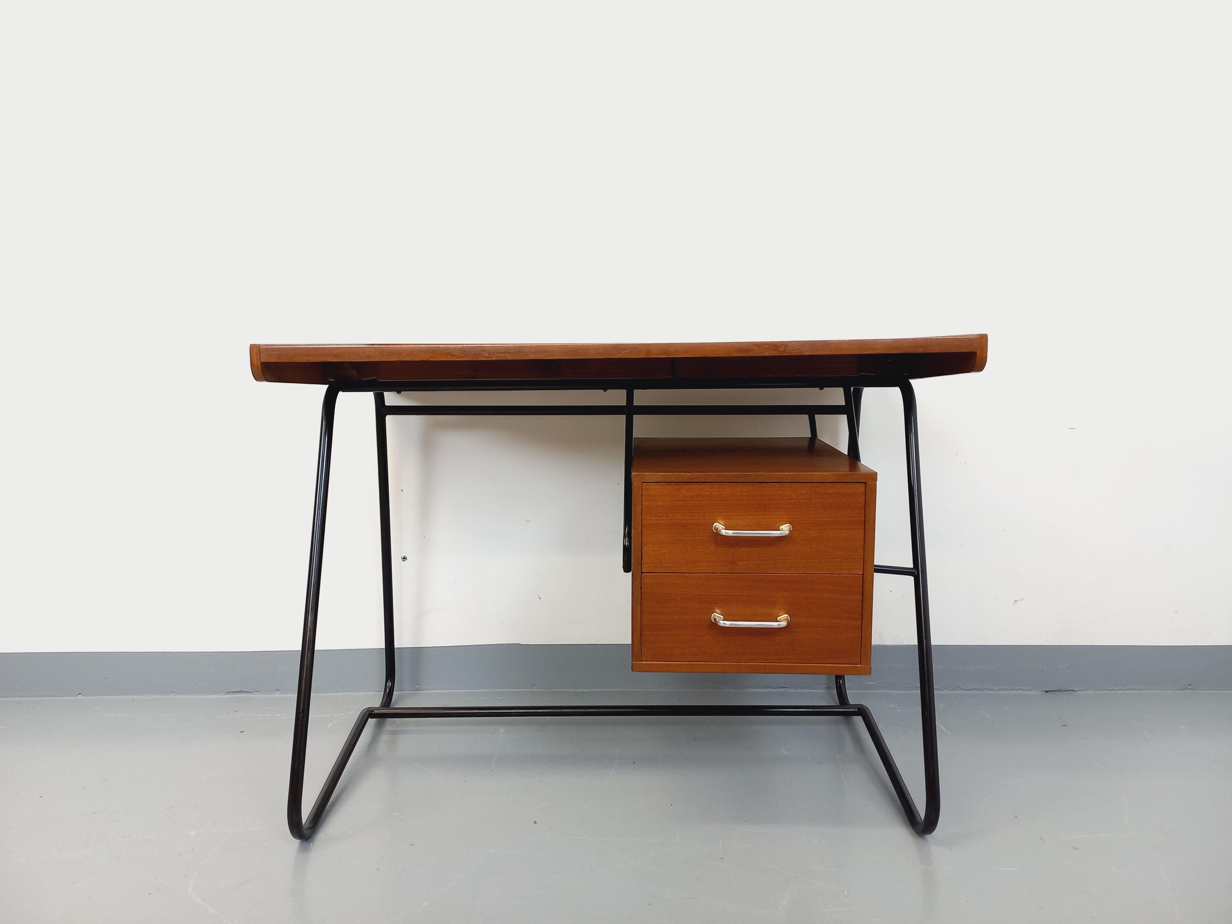 Bureau double-face moderniste vintage en bois d'acajou style teck et métal noir en vente 12