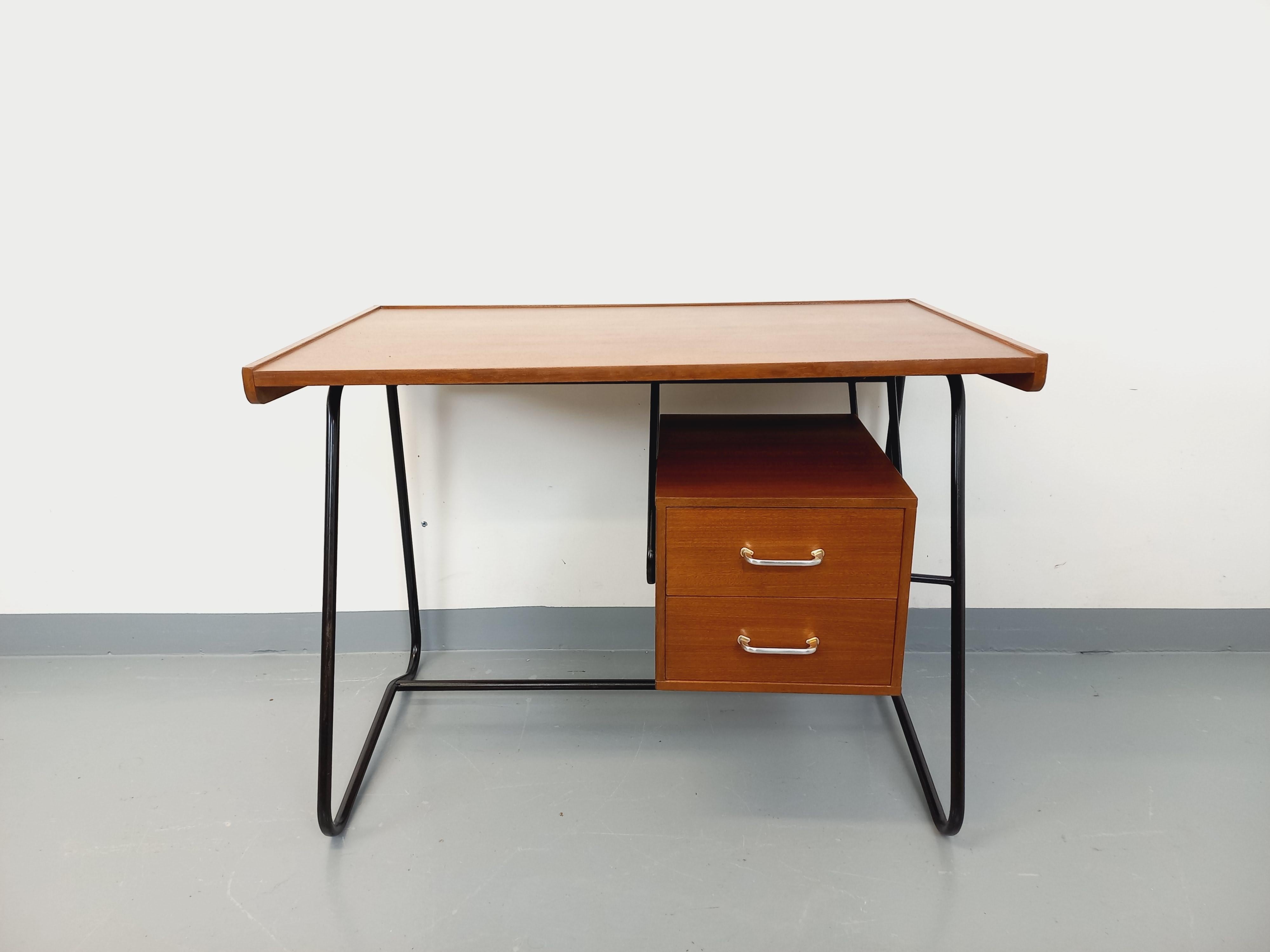 Bureau double-face moderniste vintage en bois d'acajou style teck et métal noir en vente 13