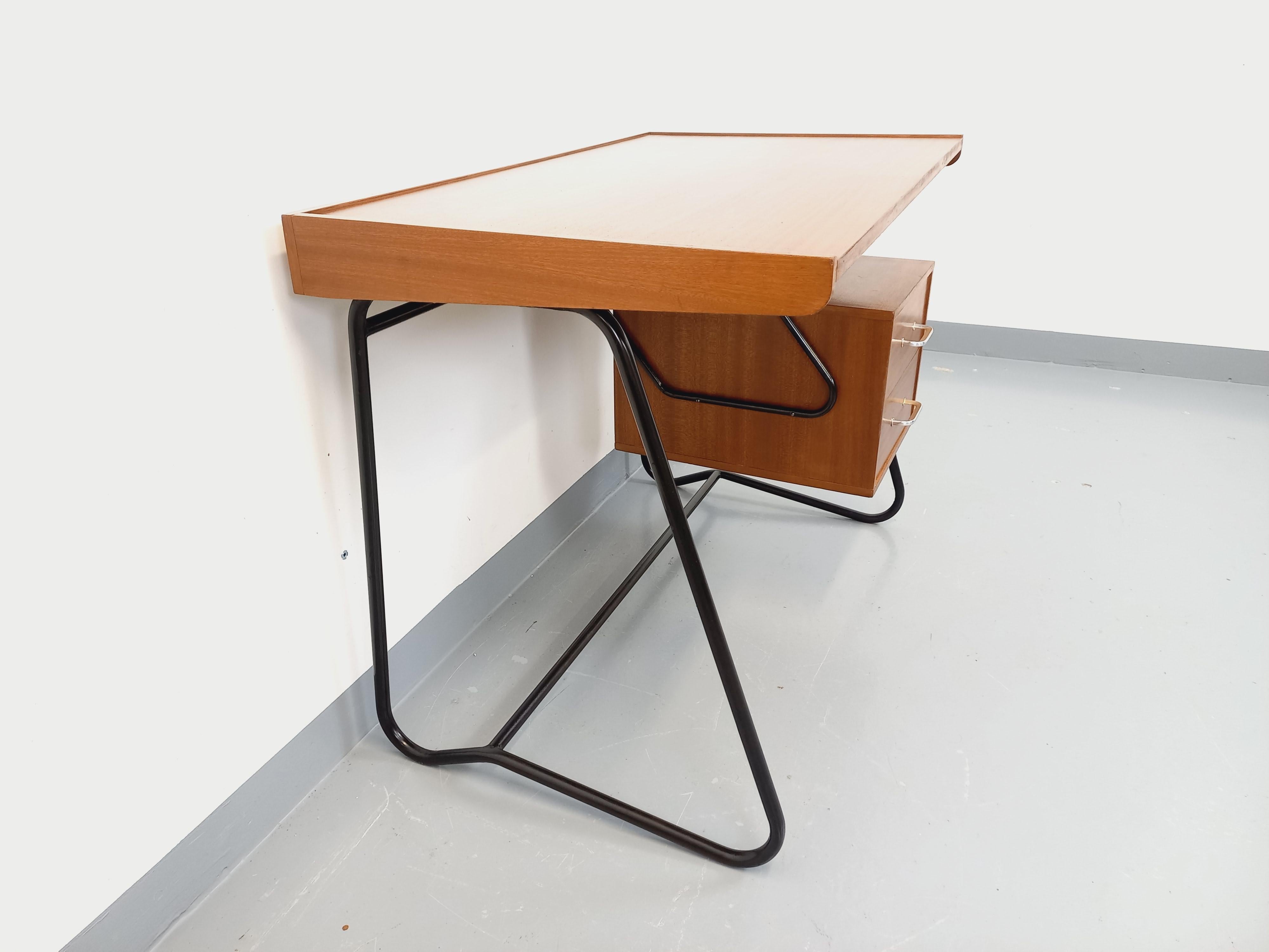 Bois Bureau double-face moderniste vintage en bois d'acajou style teck et métal noir en vente