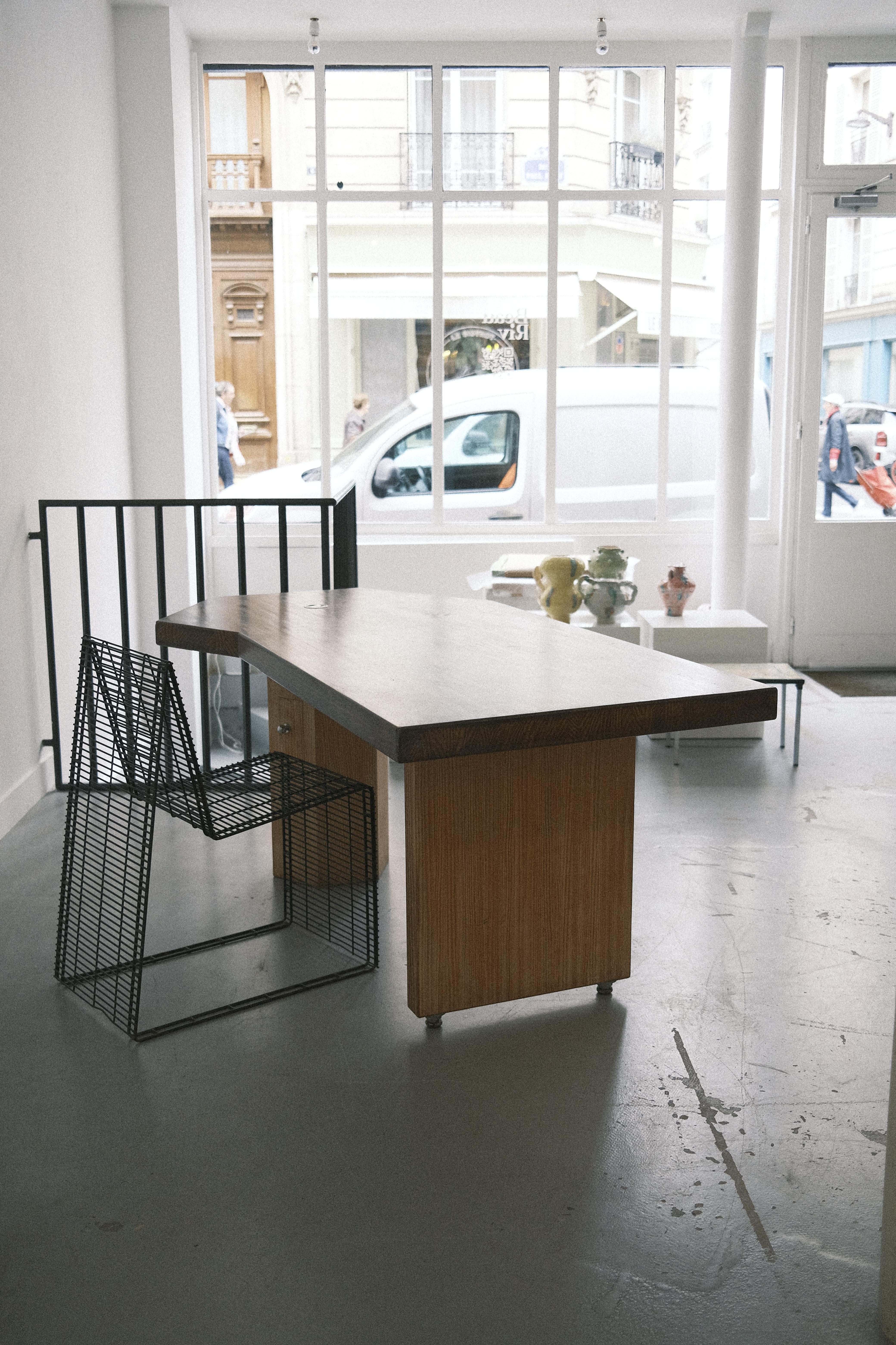 Bureau en bois dans le goût de Charlotte Perriand For Sale 6