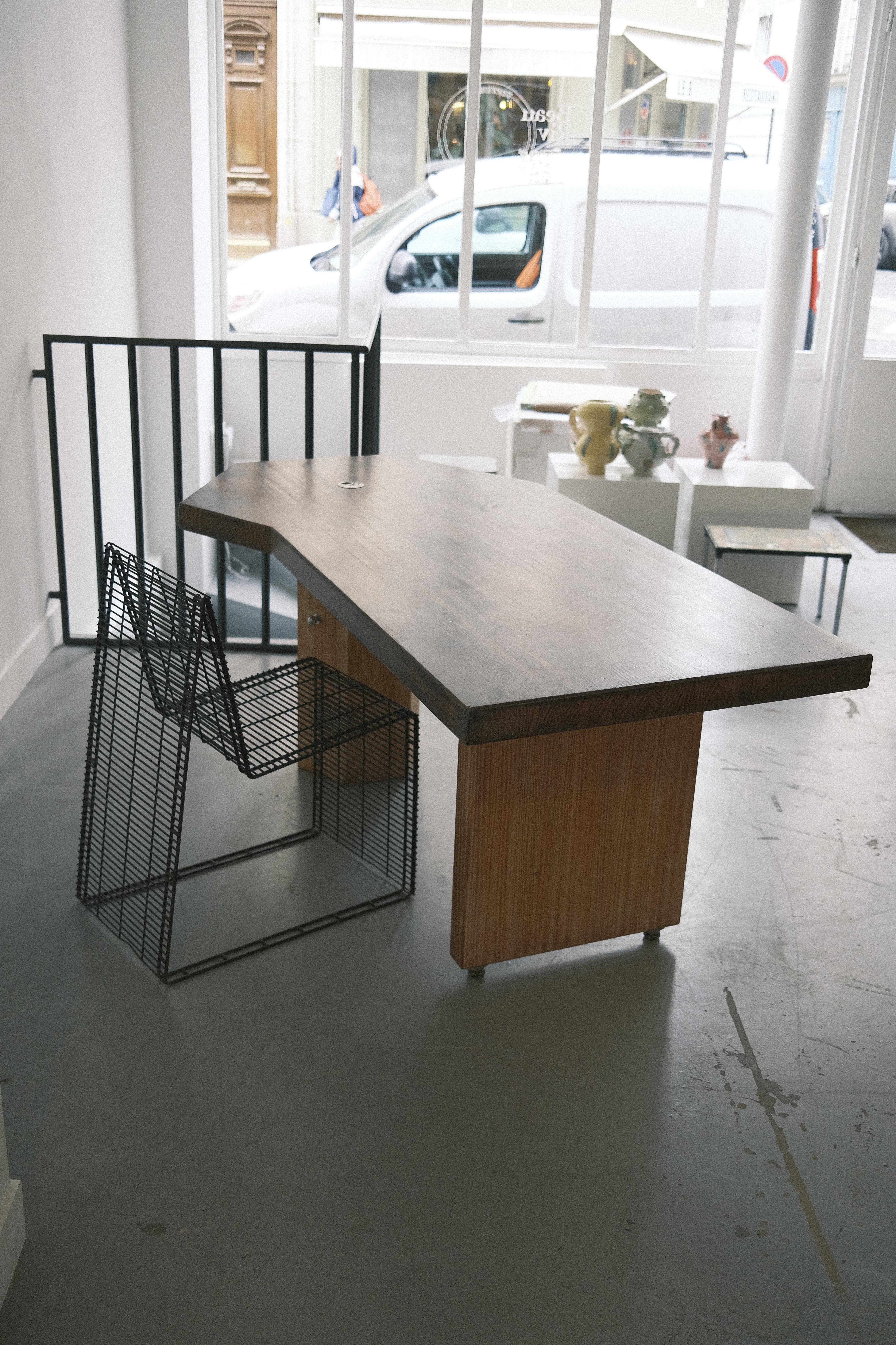 Bureau en bois dans le goût de Charlotte Perriand For Sale 7