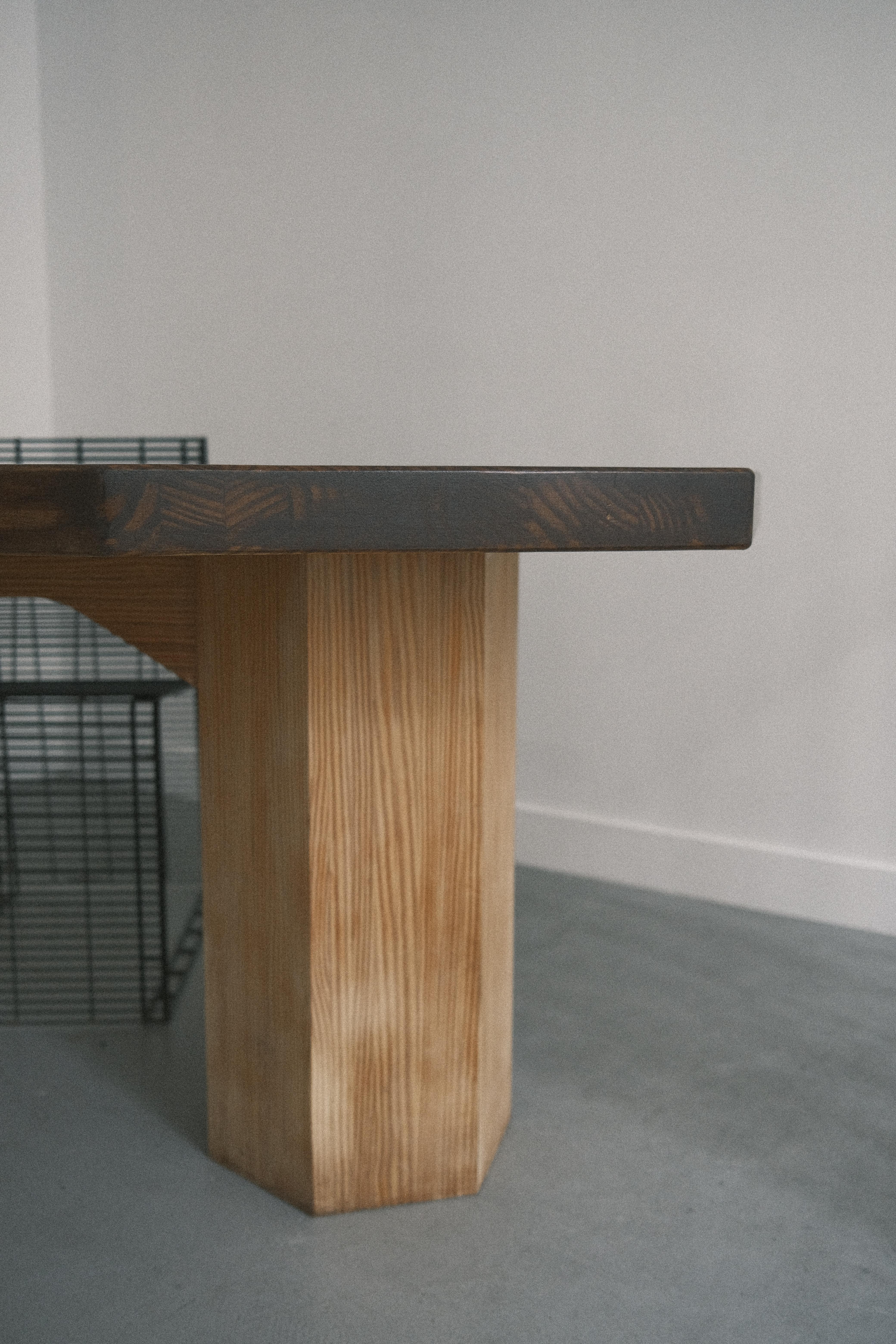 Late 20th Century Bureau en bois dans le goût de Charlotte Perriand For Sale